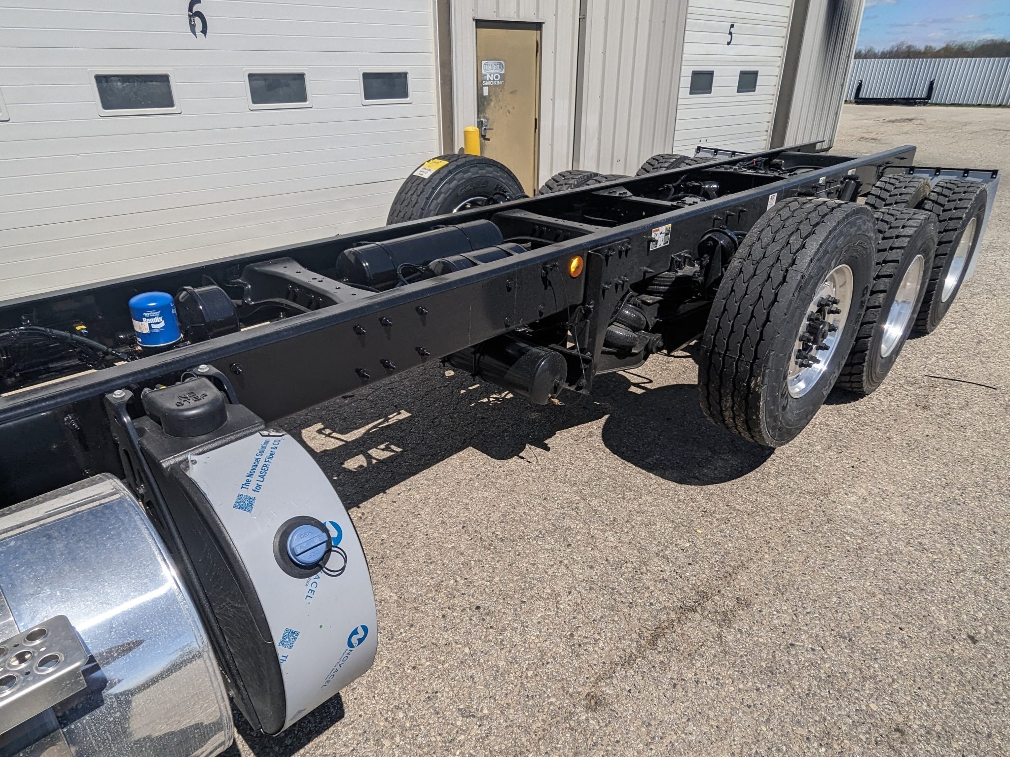 New 2025 KENWORTH T880 Cab Chassis Truck