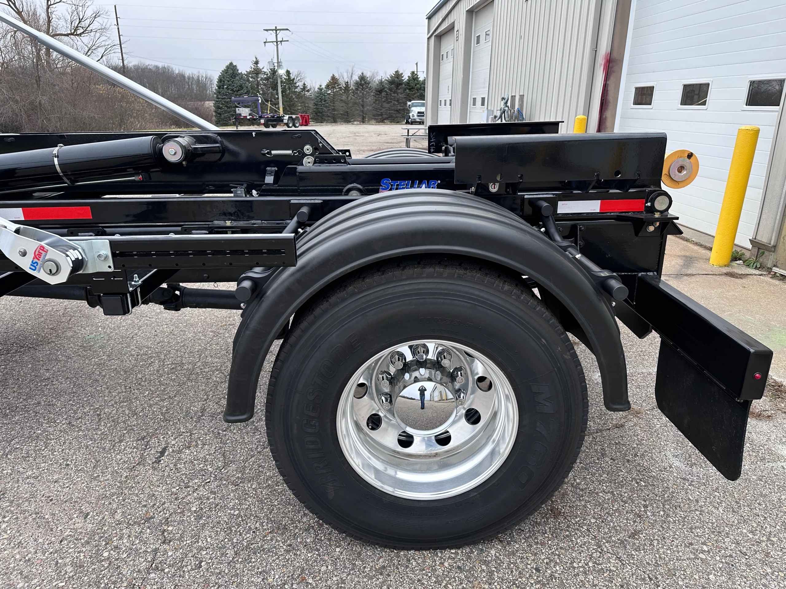 New 2025 MACK MD7 Hooklift Truck - image 6 of 6