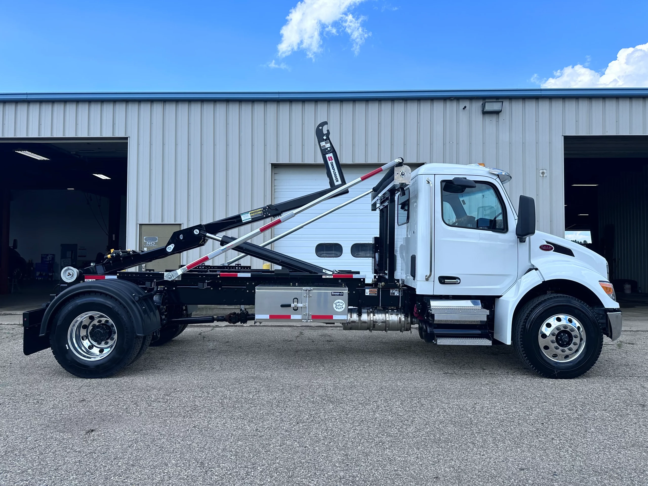 New 2025 PETERBILT 536 Hooklift Truck - image 4 of 6