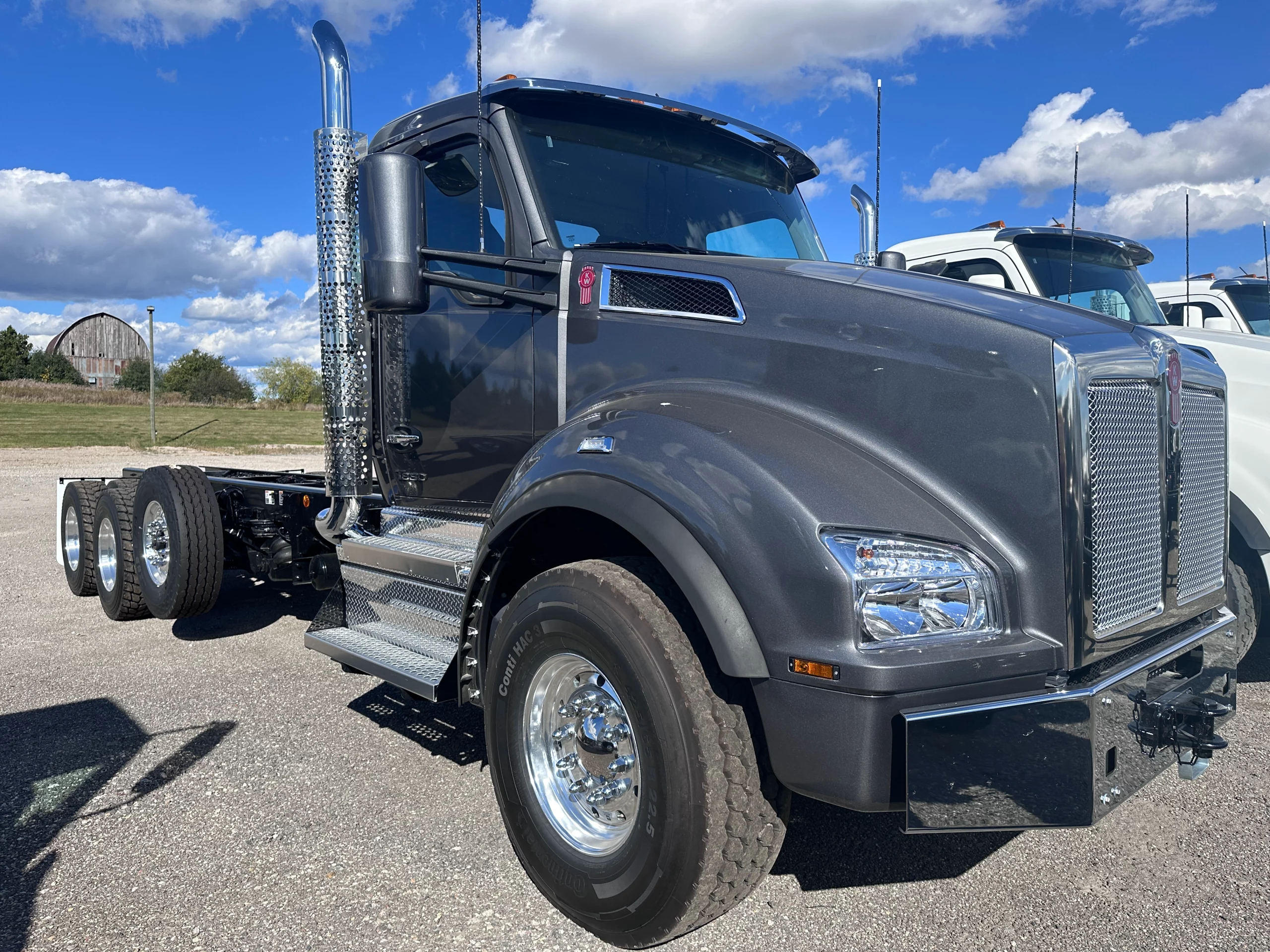 New Grey Kenworth T880 Hooklift Truck - image 3 of 6