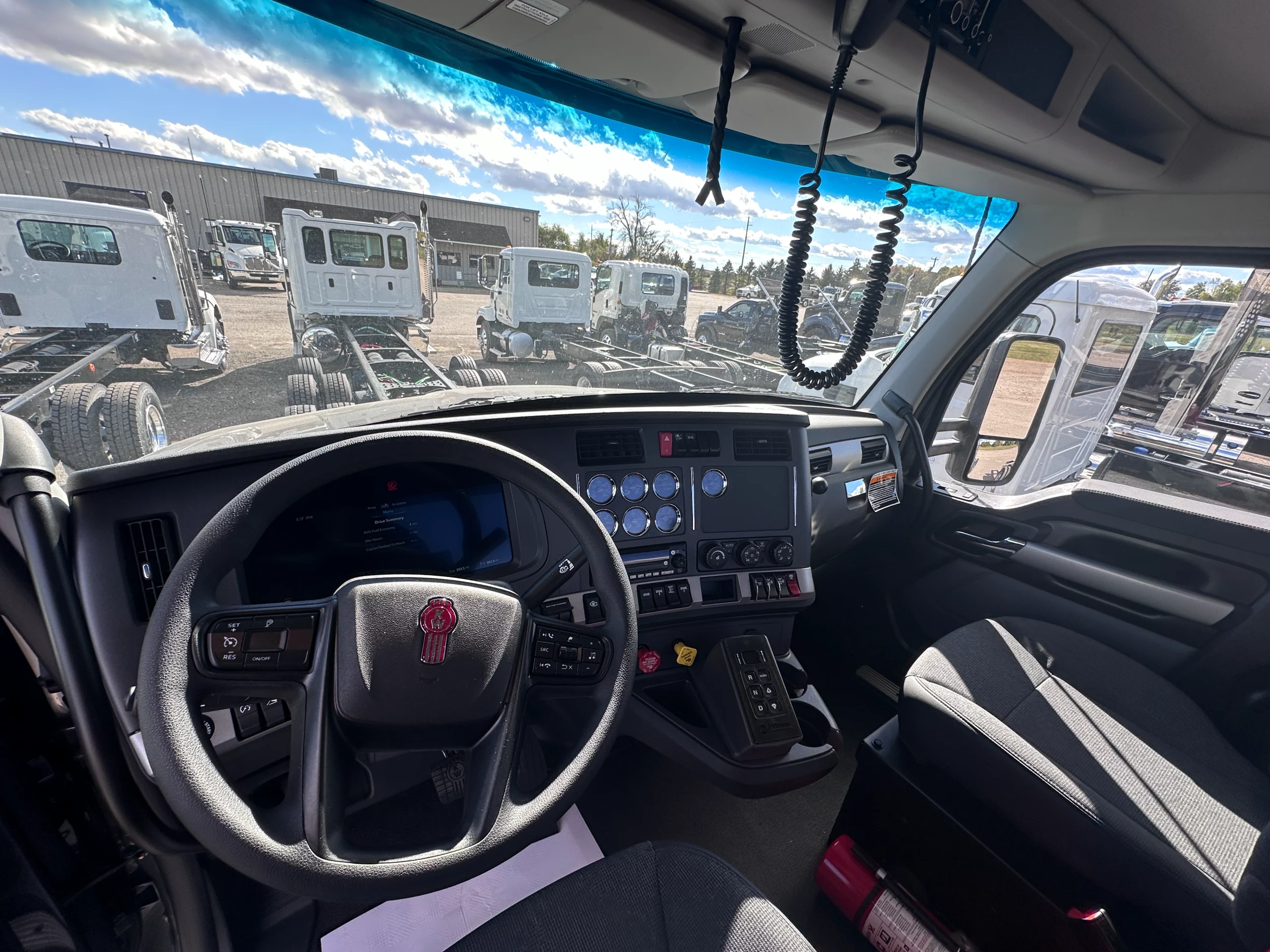New Grey Kenworth T880 Hooklift Truck - image 6 of 6