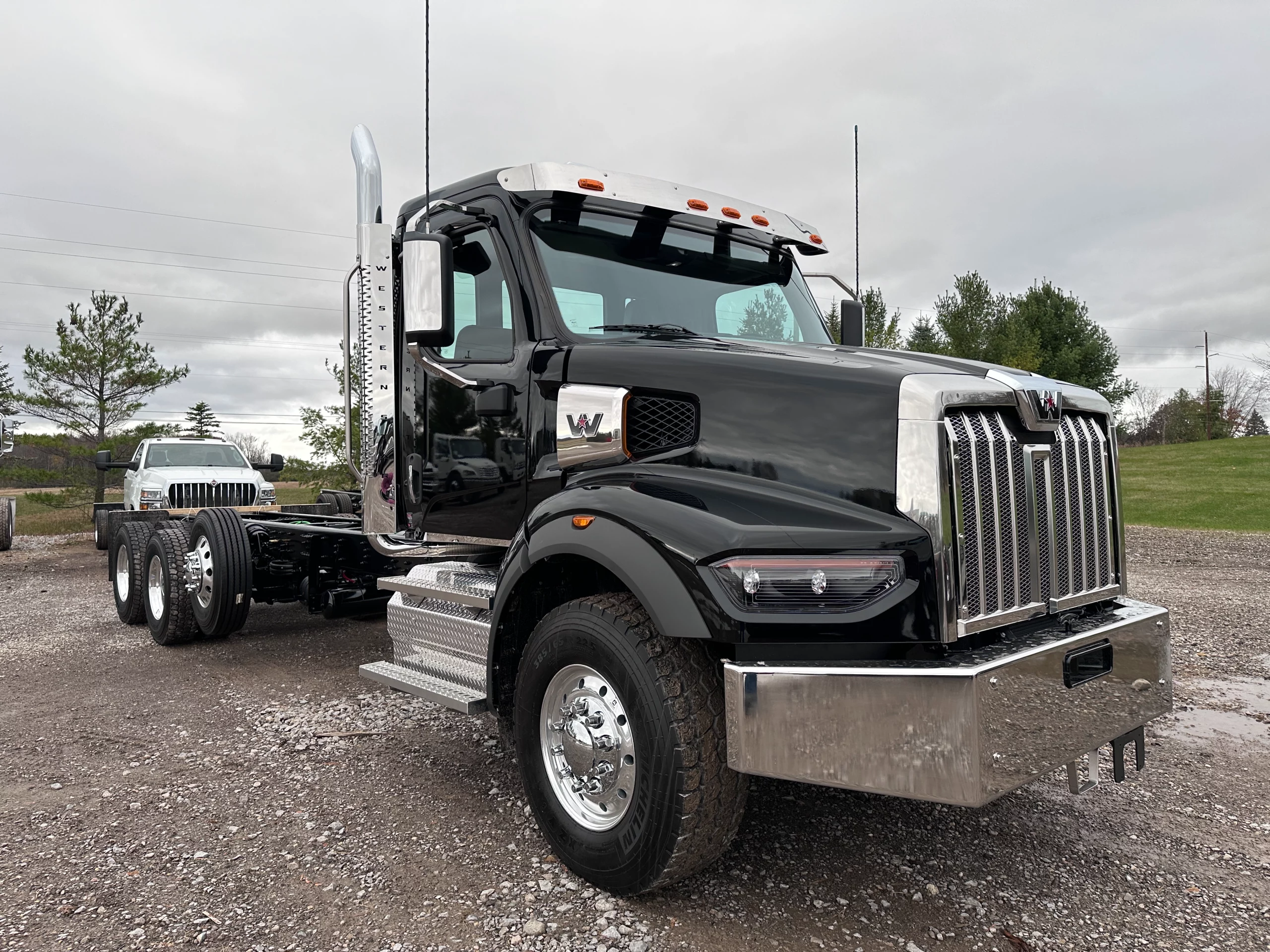 New 2025 WESTERN STAR 49X Hooklift Truck - image 1 of 6