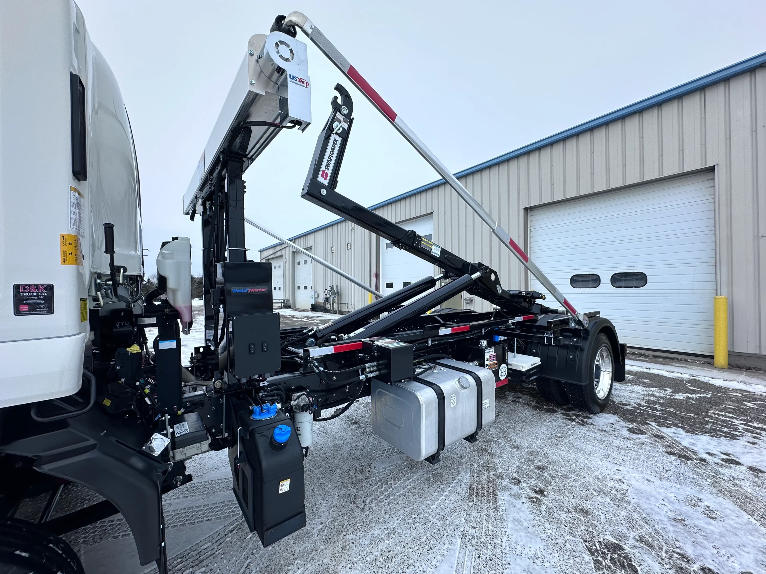New 2025 Isuzu FTR Hooklift Truck - image 5 of 6