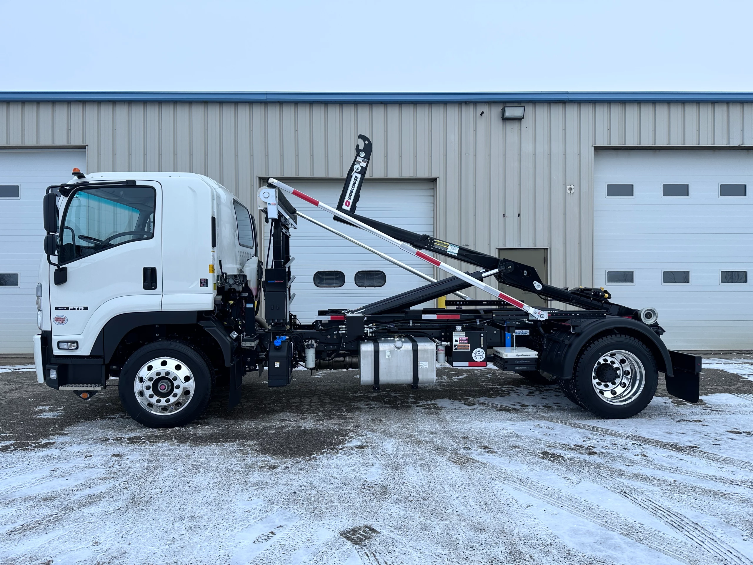 New 2025 Isuzu FTR Hooklift Truck - image 6 of 6