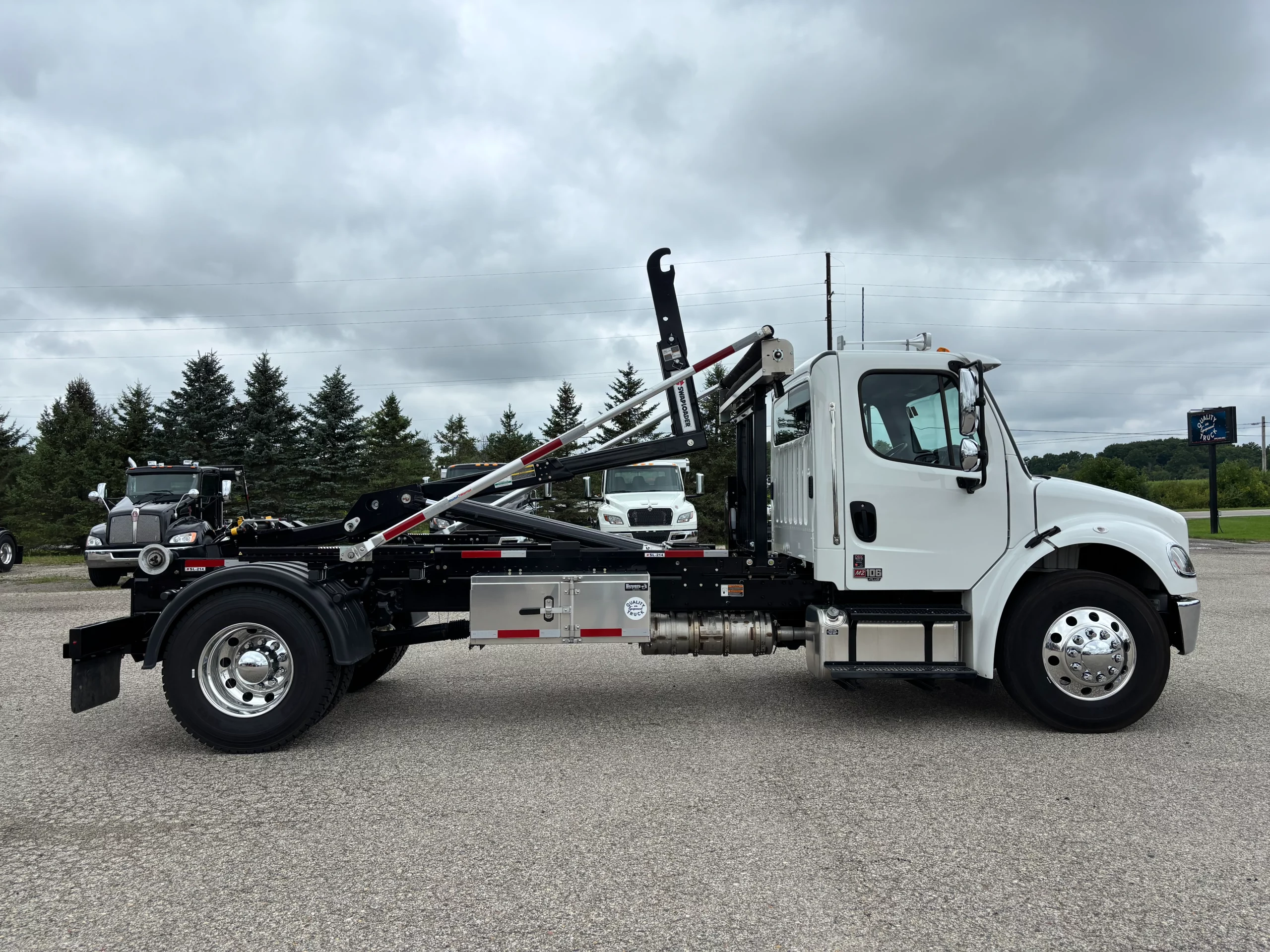 NEW 2026 Freightliner M2 Hooklift Truck NEW 2026 Freightliner M2 Hooklift Truck - image 4 of 6