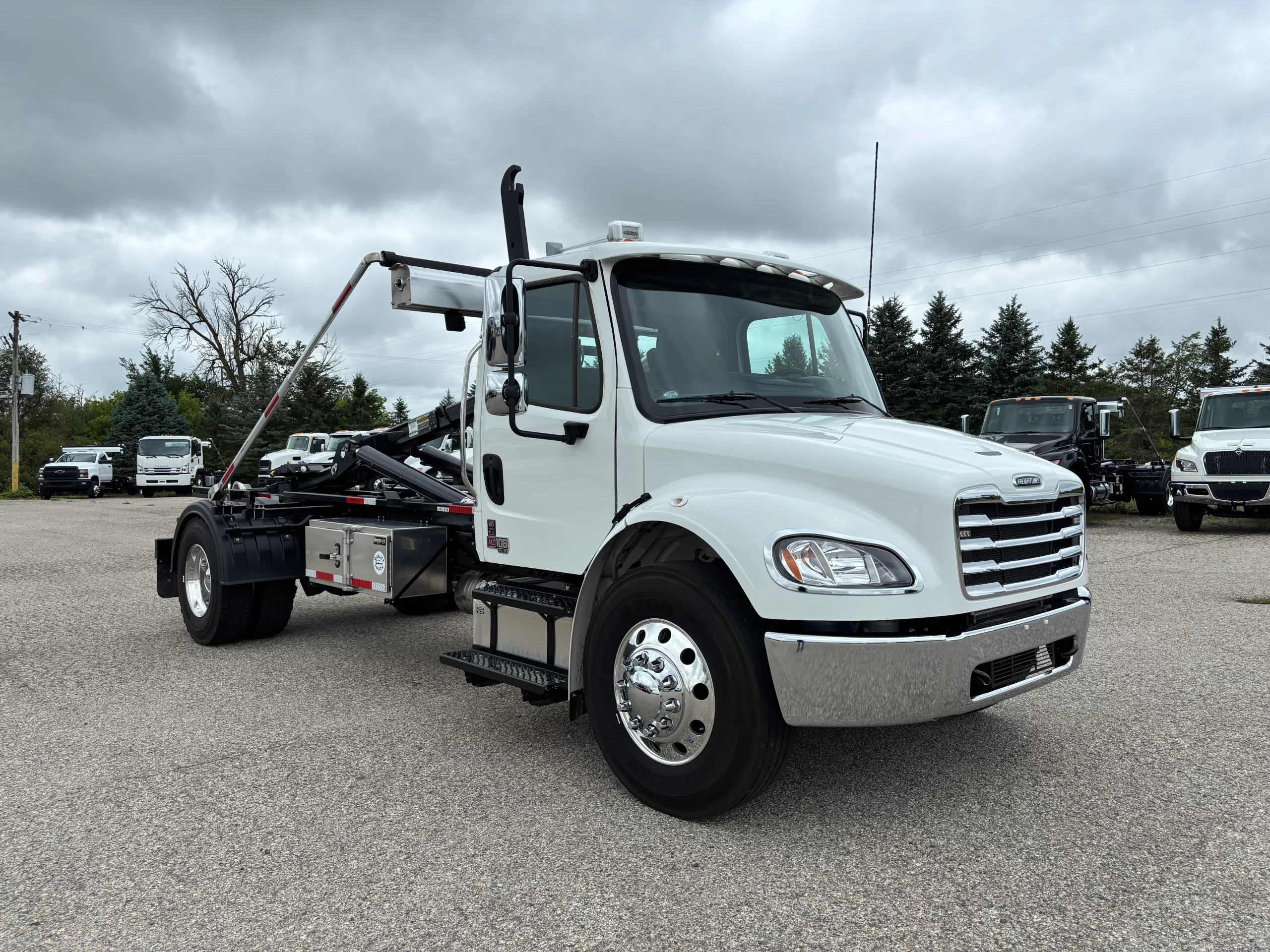 NEW 2026 Freightliner M2 Hooklift Truck NEW 2026 Freightliner M2 Hooklift Truck - image 1 of 6