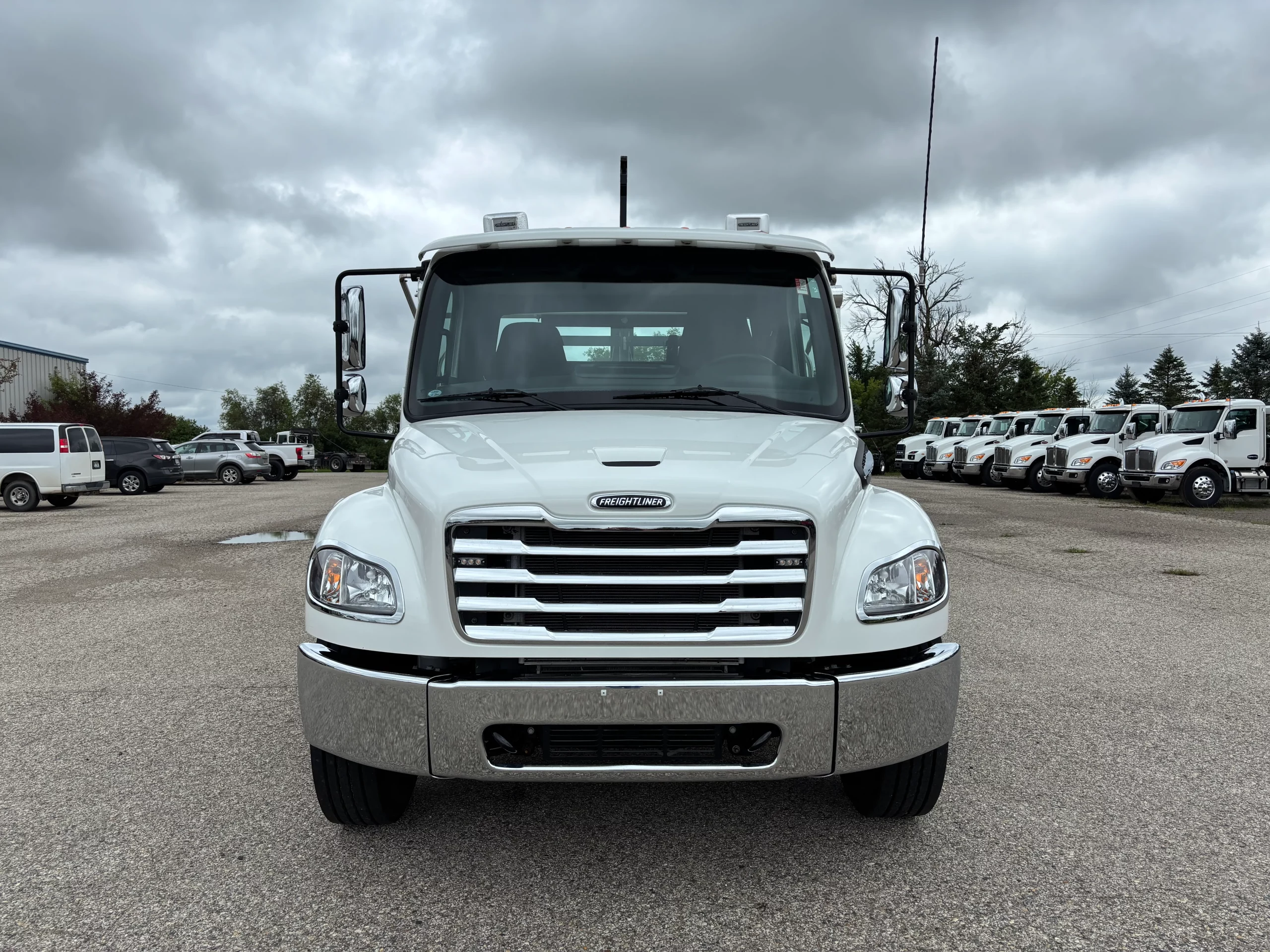 NEW 2026 Freightliner M2 Hooklift Truck NEW 2026 Freightliner M2 Hooklift Truck - image 2 of 6