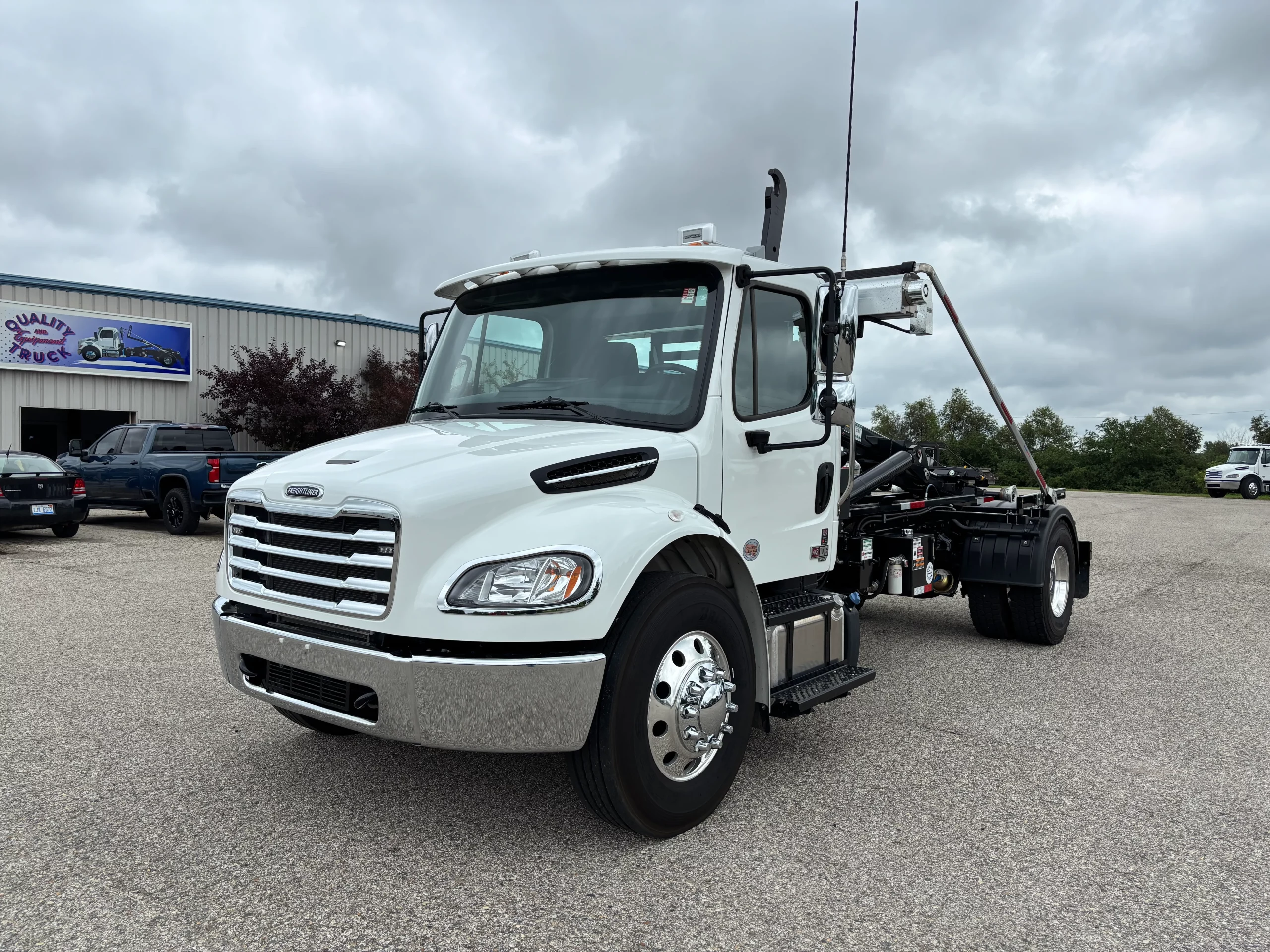 NEW 2026 Freightliner M2 Hooklift Truck NEW 2026 Freightliner M2 Hooklift Truck - image 3 of 6