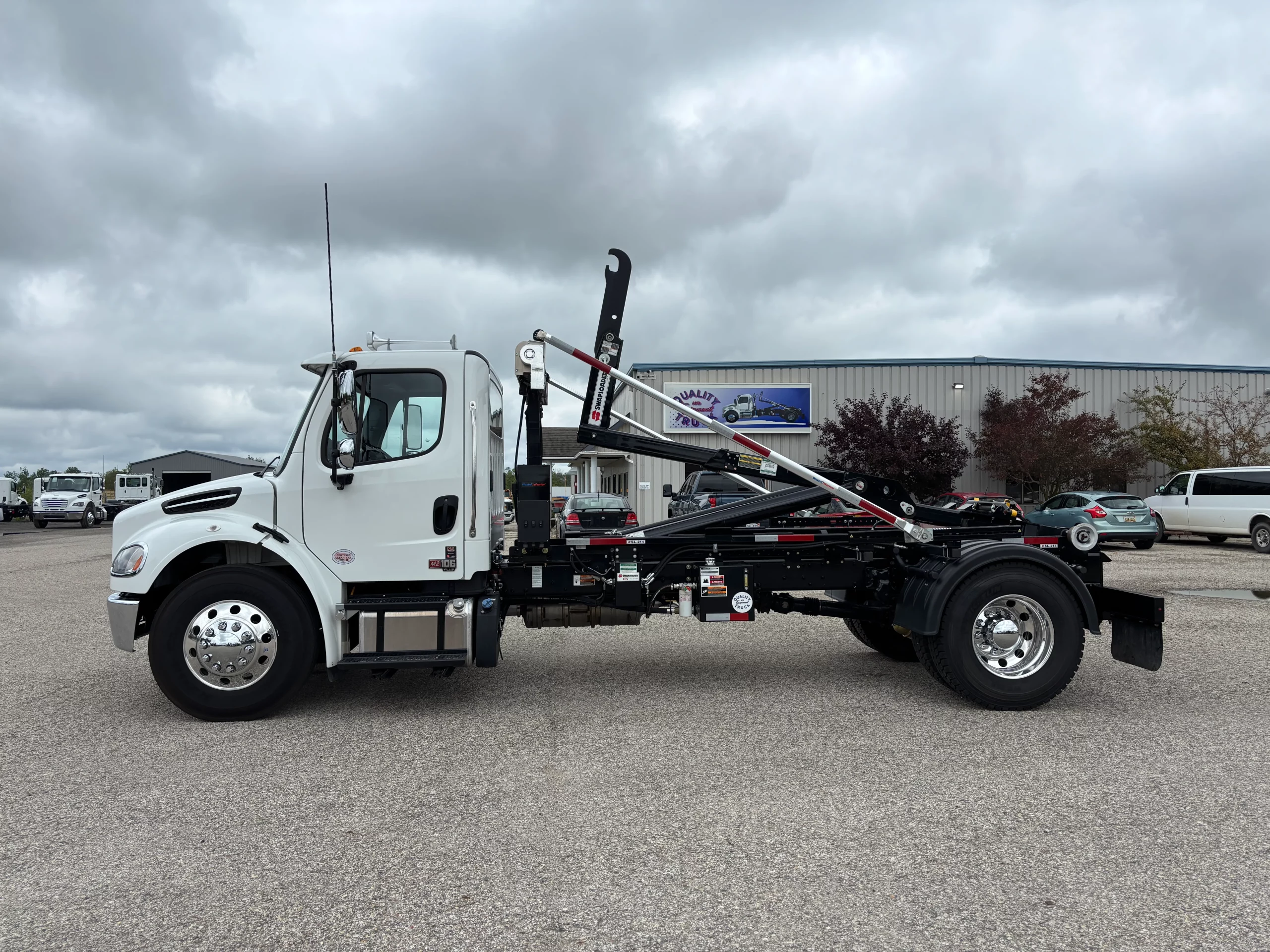 NEW 2026 Freightliner M2 Hooklift Truck NEW 2026 Freightliner M2 Hooklift Truck - image 5 of 6