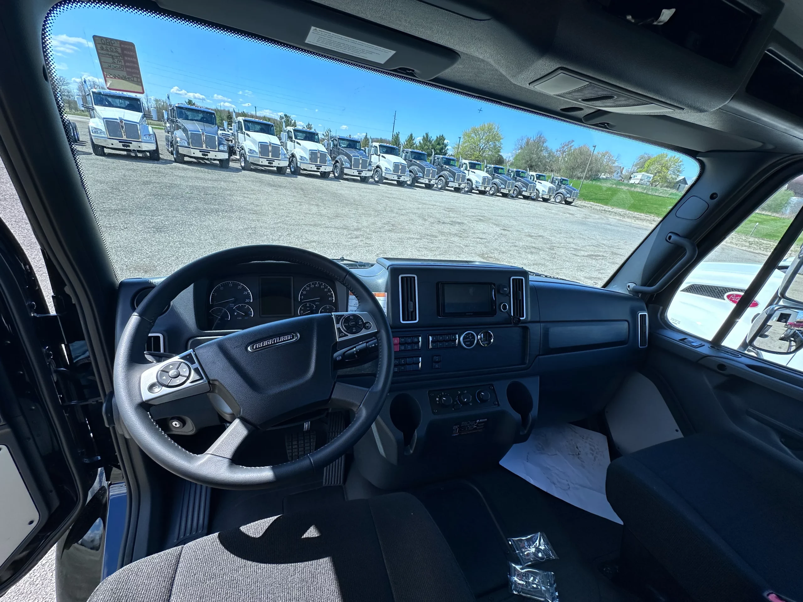 NEW 2026 Freightliner M2 Hooklift Truck - image 5 of 6