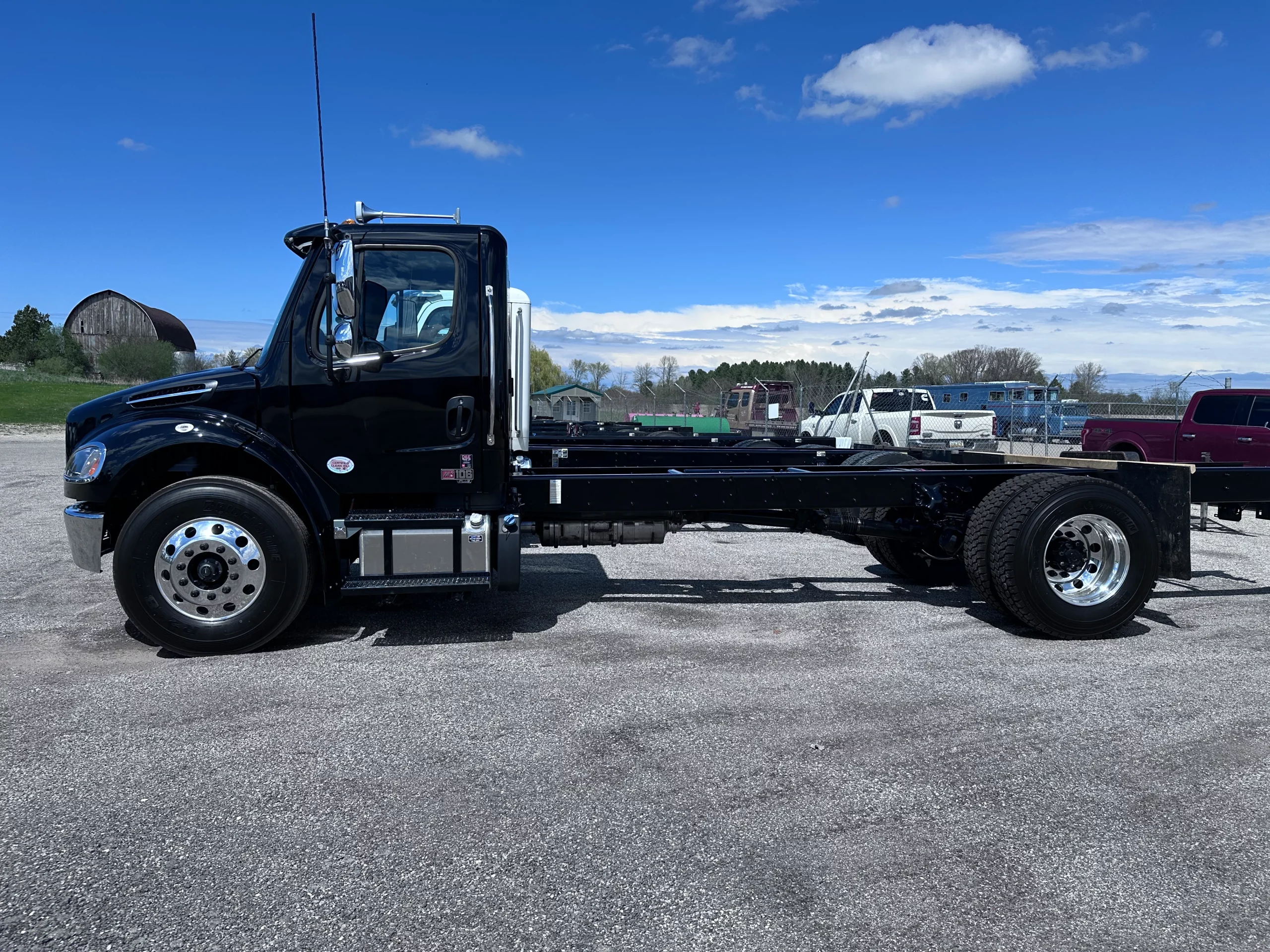 NEW 2026 Freightliner M2 Hooklift Truck - image 4 of 6