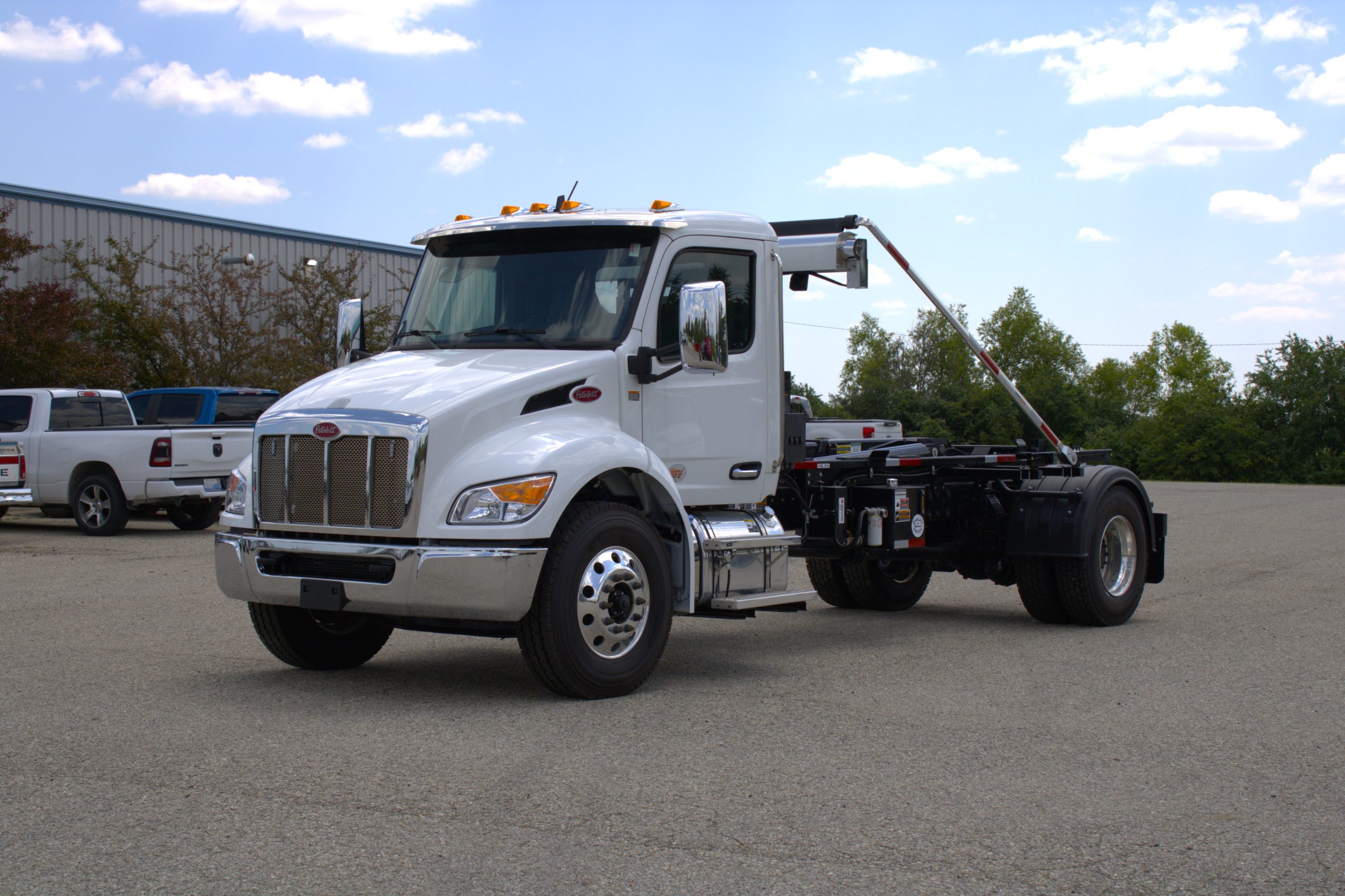 NEW 2026 Peterbilt 536 Hooklift Truck NEW 2026 Peterbilt 536 Hooklift Truck - image 1 of 6