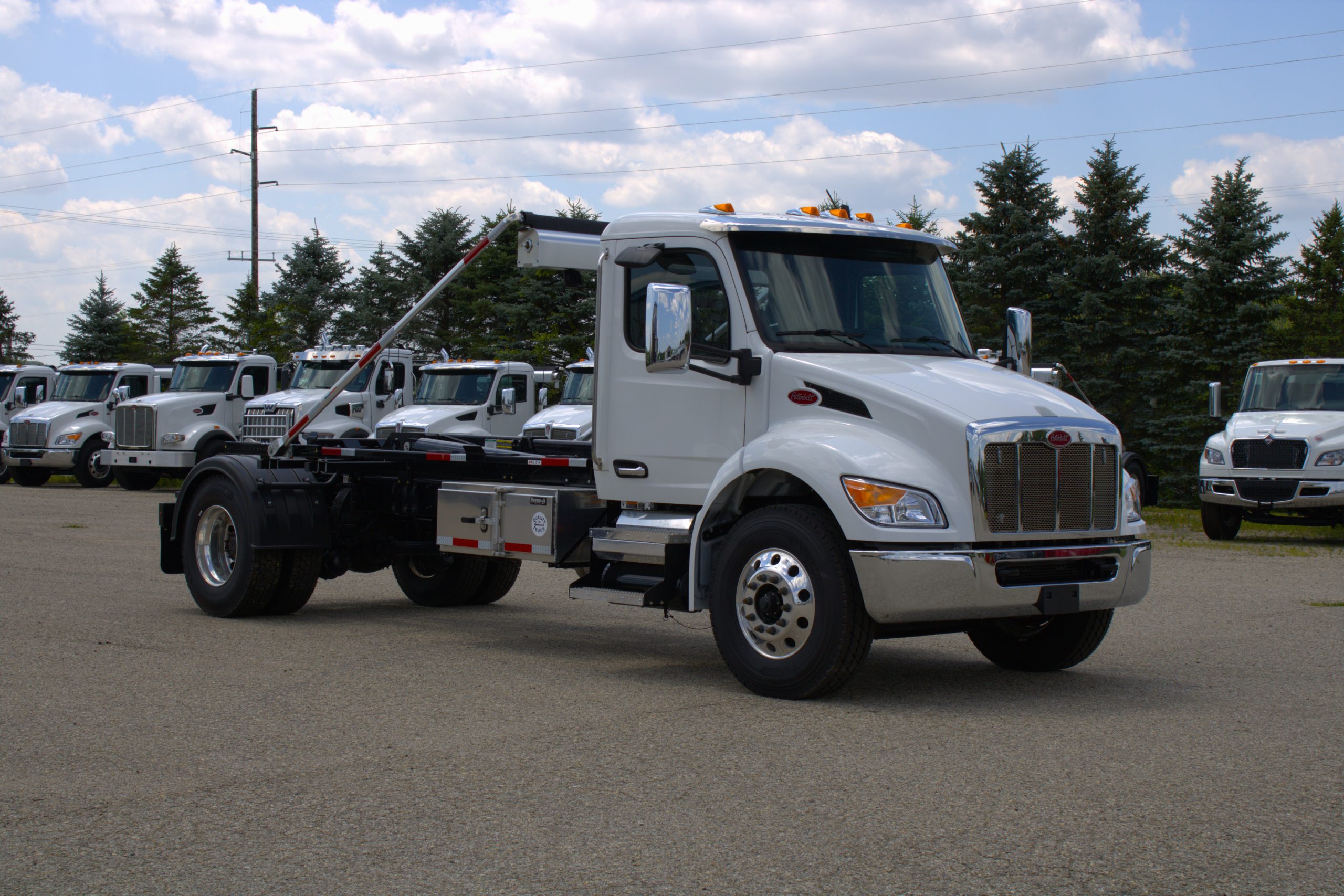 NEW 2026 Peterbilt 536 Hooklift Truck NEW 2026 Peterbilt 536 Hooklift Truck - image 3 of 6