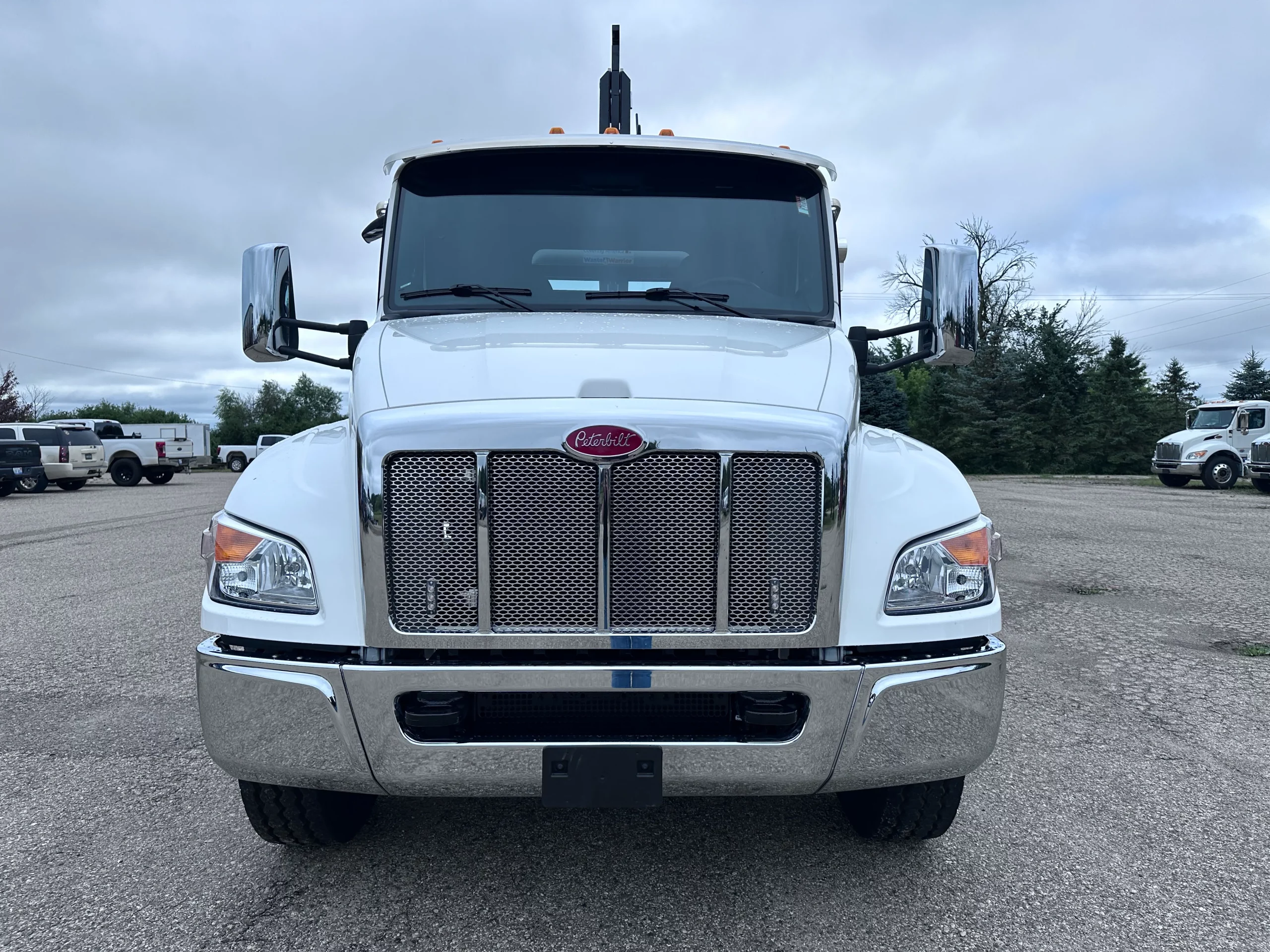 NEW Peterbilt 537 Hooklift Truck - image 2 of 6