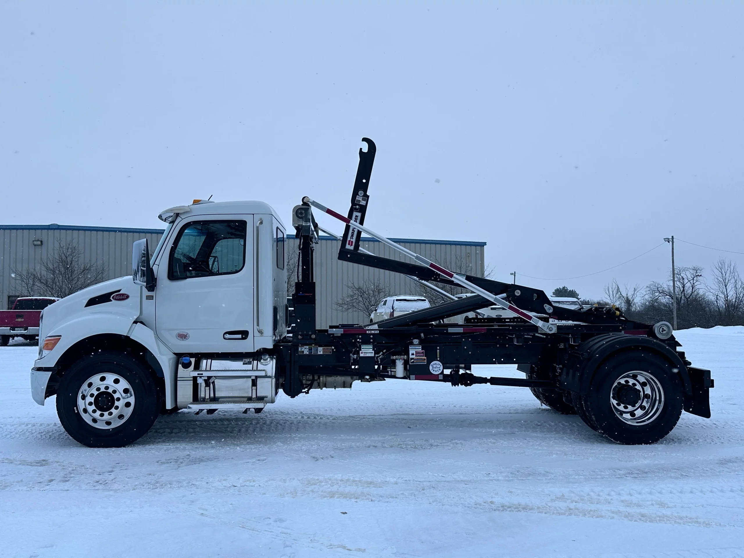 New 2026 Peterbilt 536 Hooklift Truck NEW 2026 Peterbilt 536 Hooklift Truck - image 5 of 6