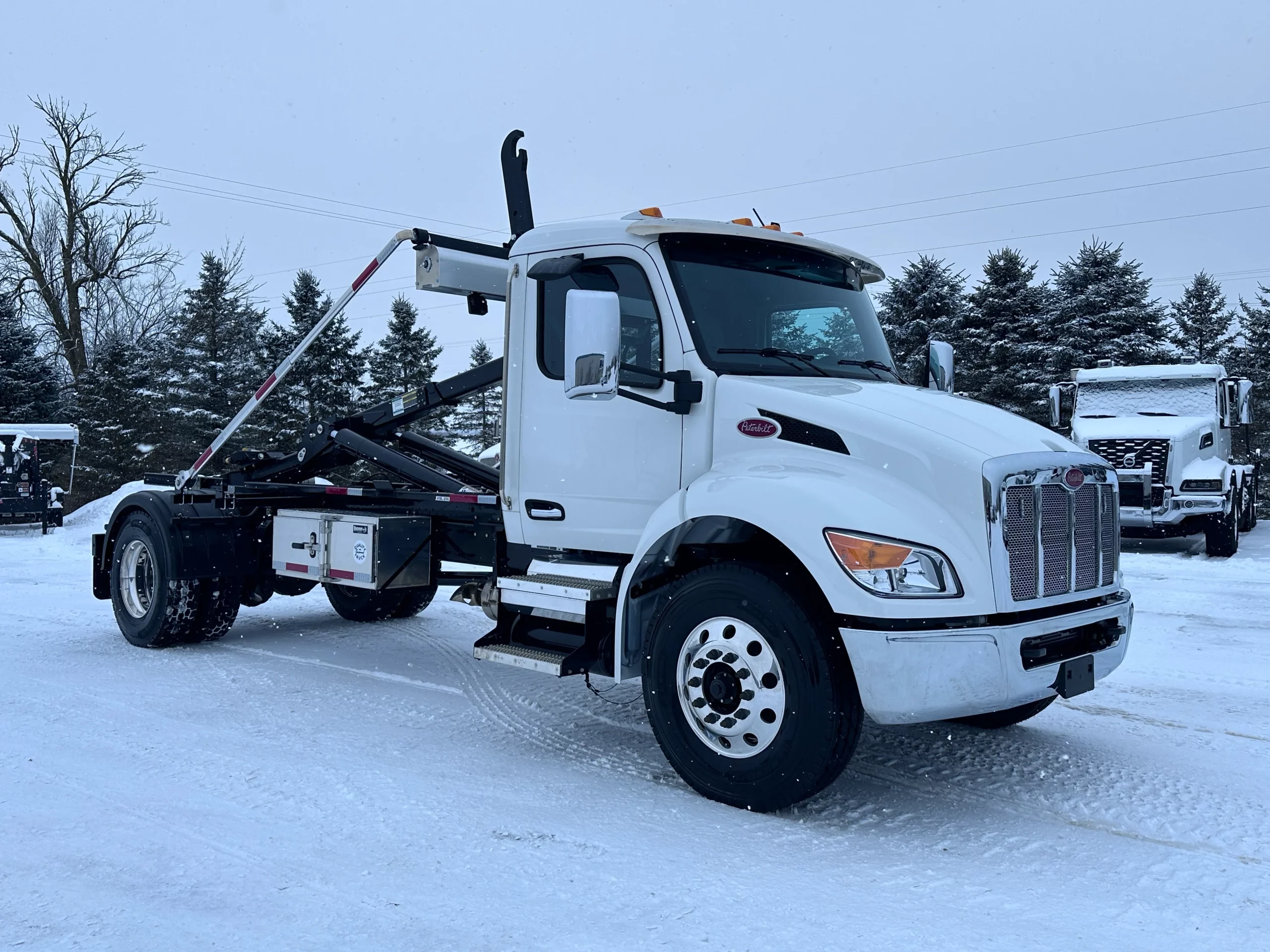 New 2026 Peterbilt 536 Hooklift Truck NEW 2026 Peterbilt 536 Hooklift Truck - image 1 of 6
