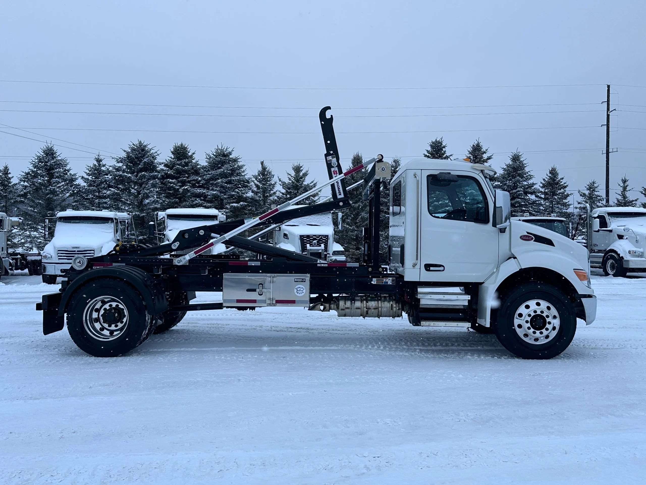 New 2026 Peterbilt 536 Hooklift Truck NEW 2026 Peterbilt 536 Hooklift Truck - image 4 of 6