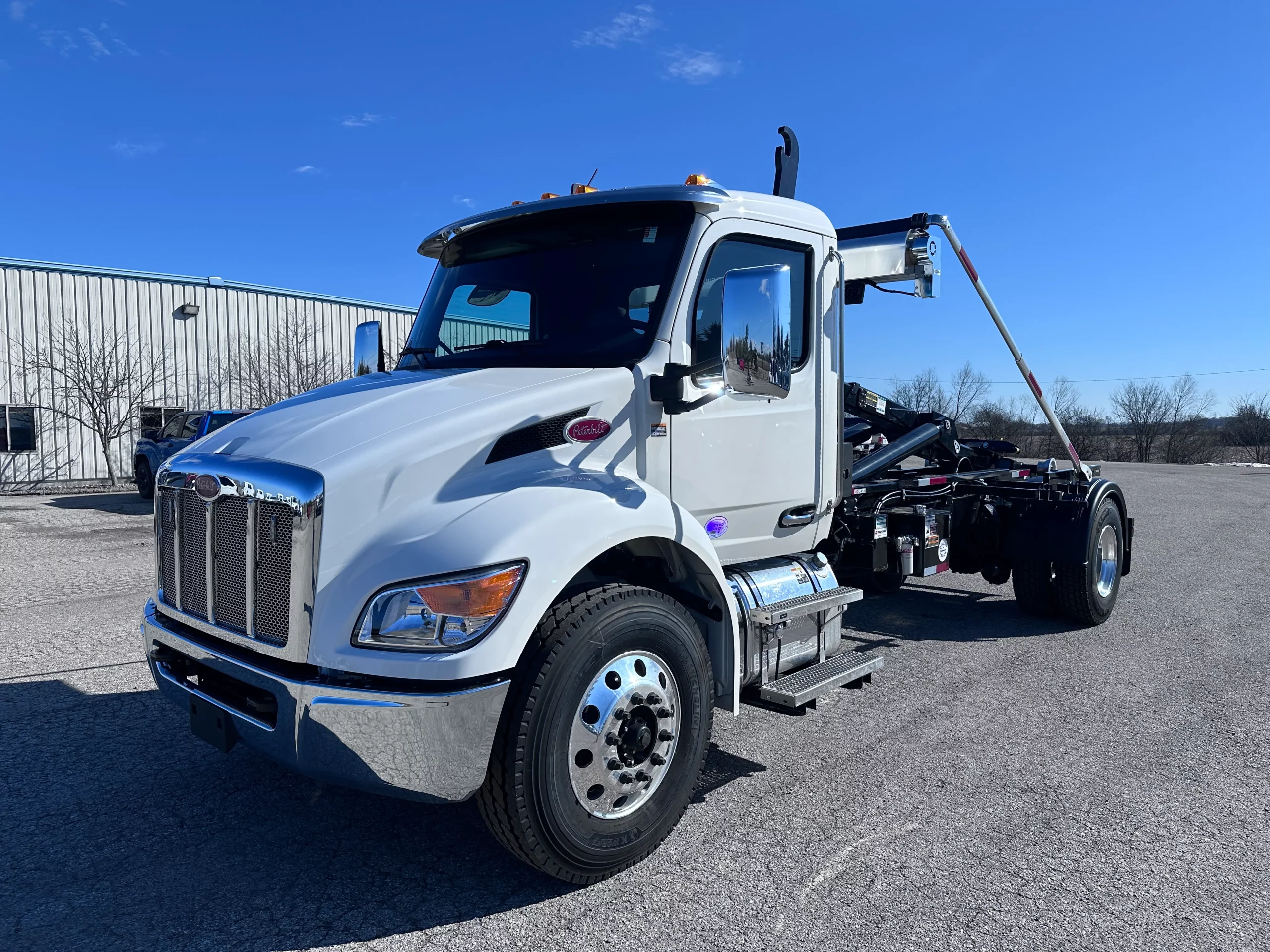 NEW 2026 Peterbilt 536 Hooklift Truck NEW 2026 Peterbilt 536 Hooklift Truck - image 3 of 6