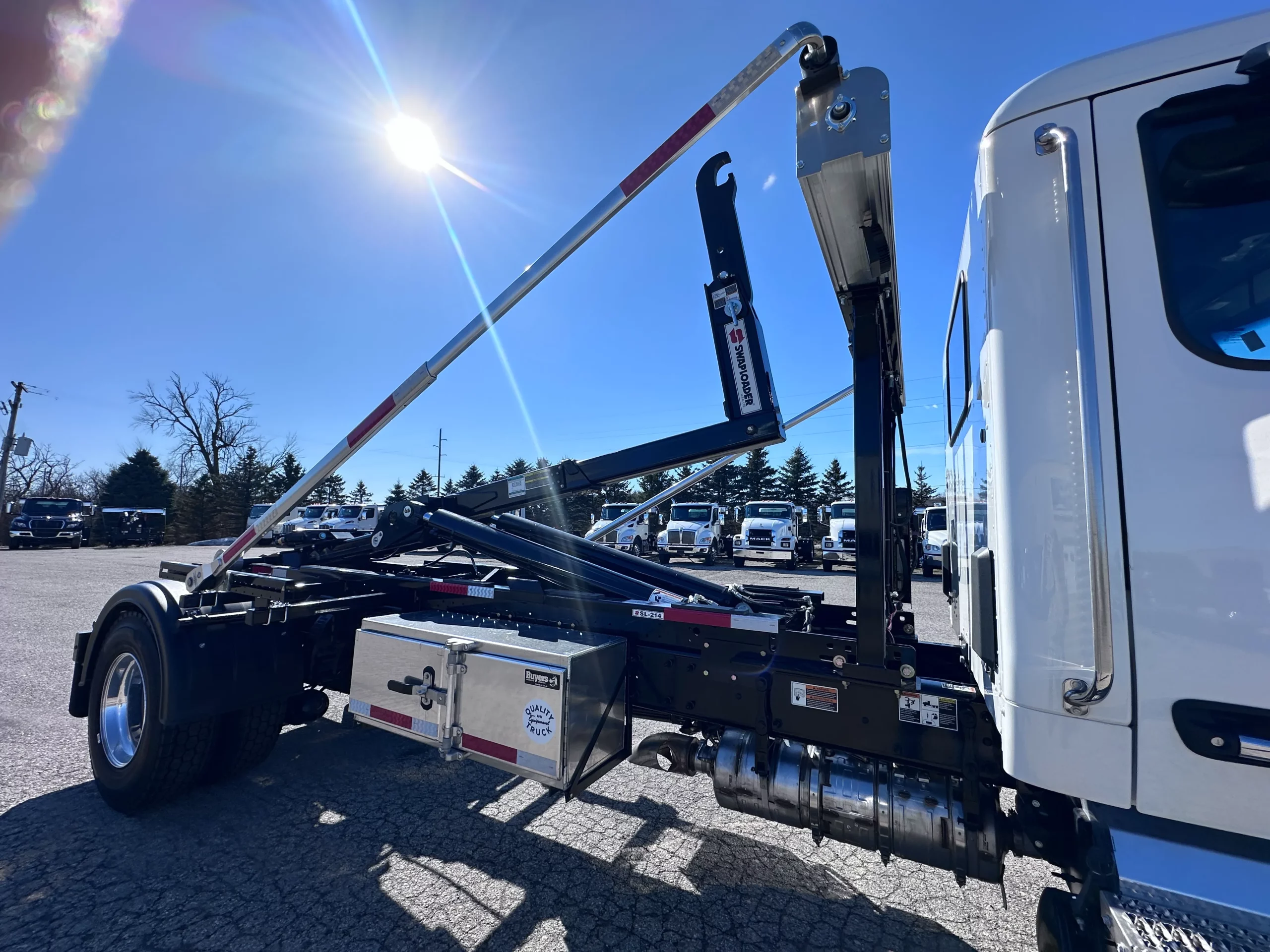 NEW 2026 Peterbilt 536 Hooklift Truck NEW 2026 Peterbilt 536 Hooklift Truck - image 6 of 6