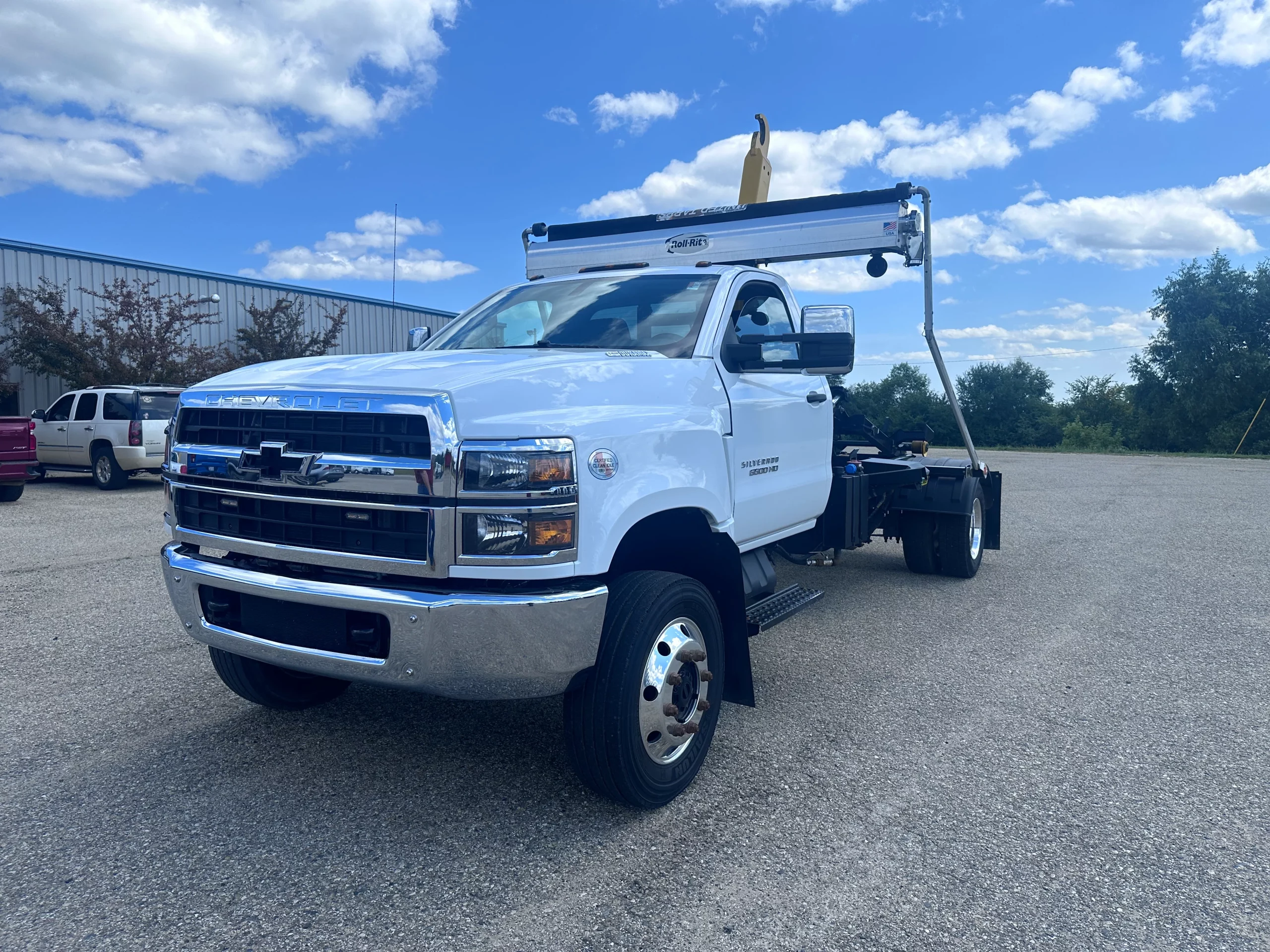 USED 2023 Chevy 6500 Hooklift Truck - image 3 of 6