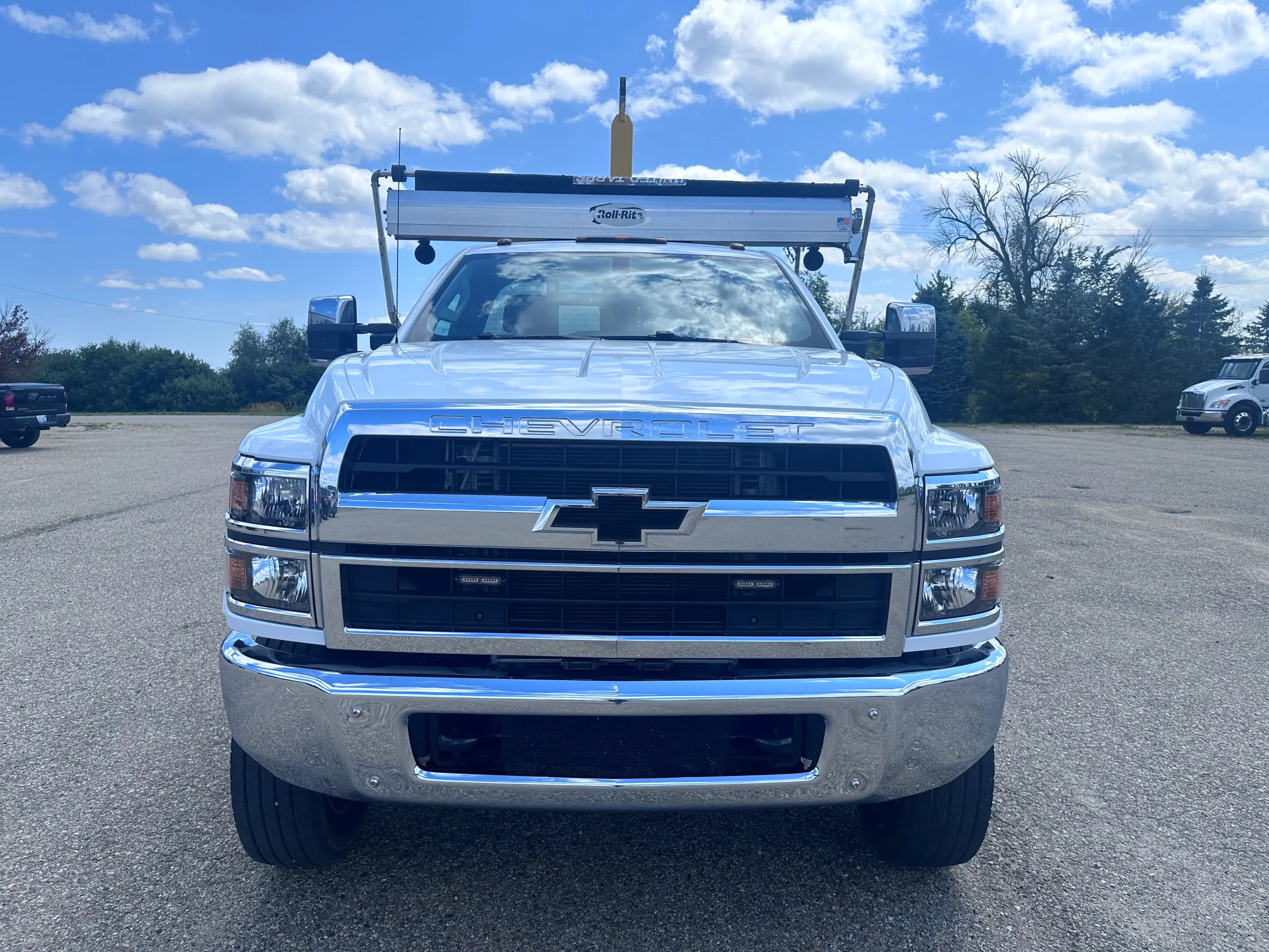 USED 2023 Chevy 6500 Hooklift Truck - image 2 of 6