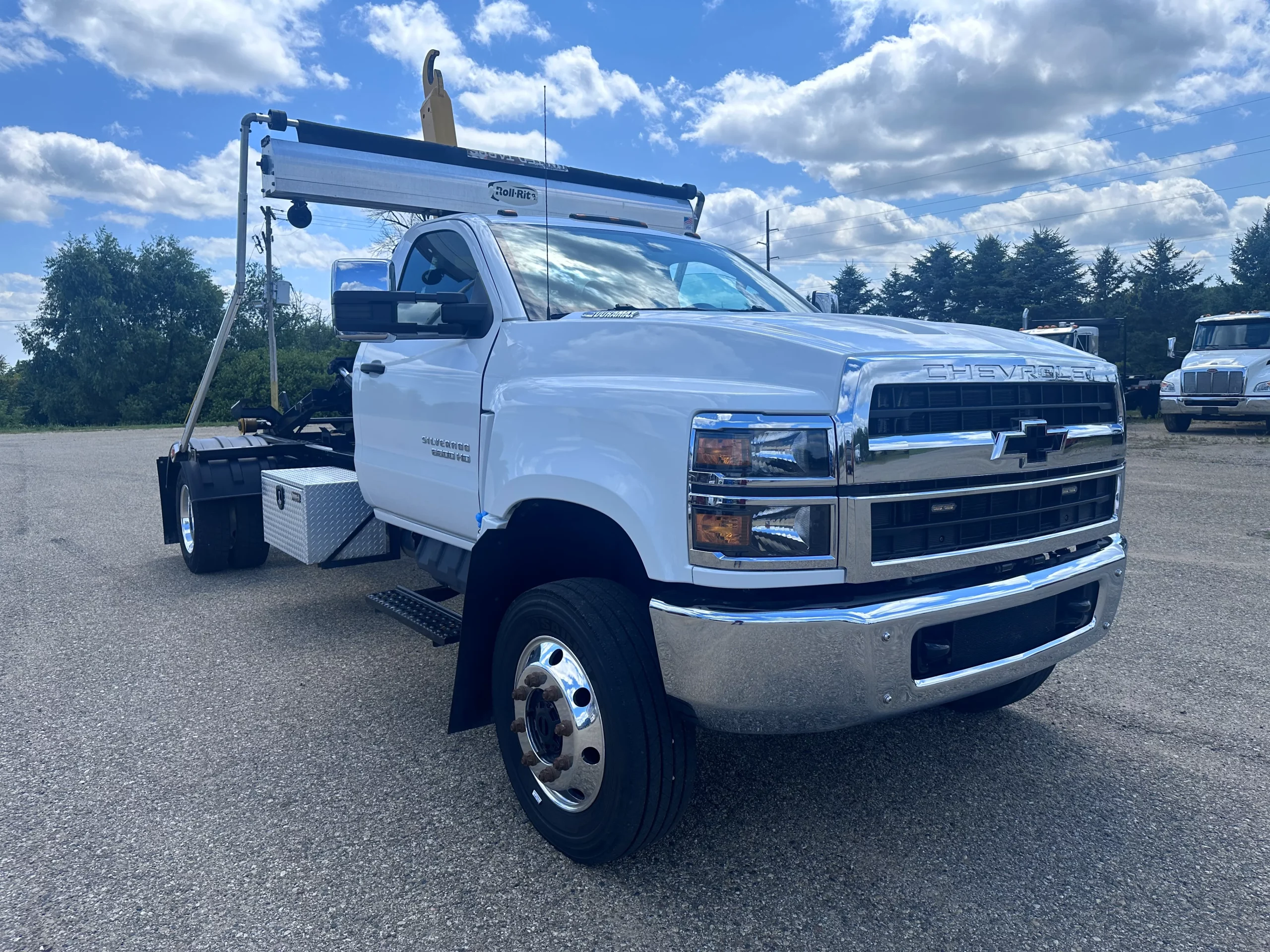 USED 2023 Chevy 6500 Hooklift Truck - image 1 of 6