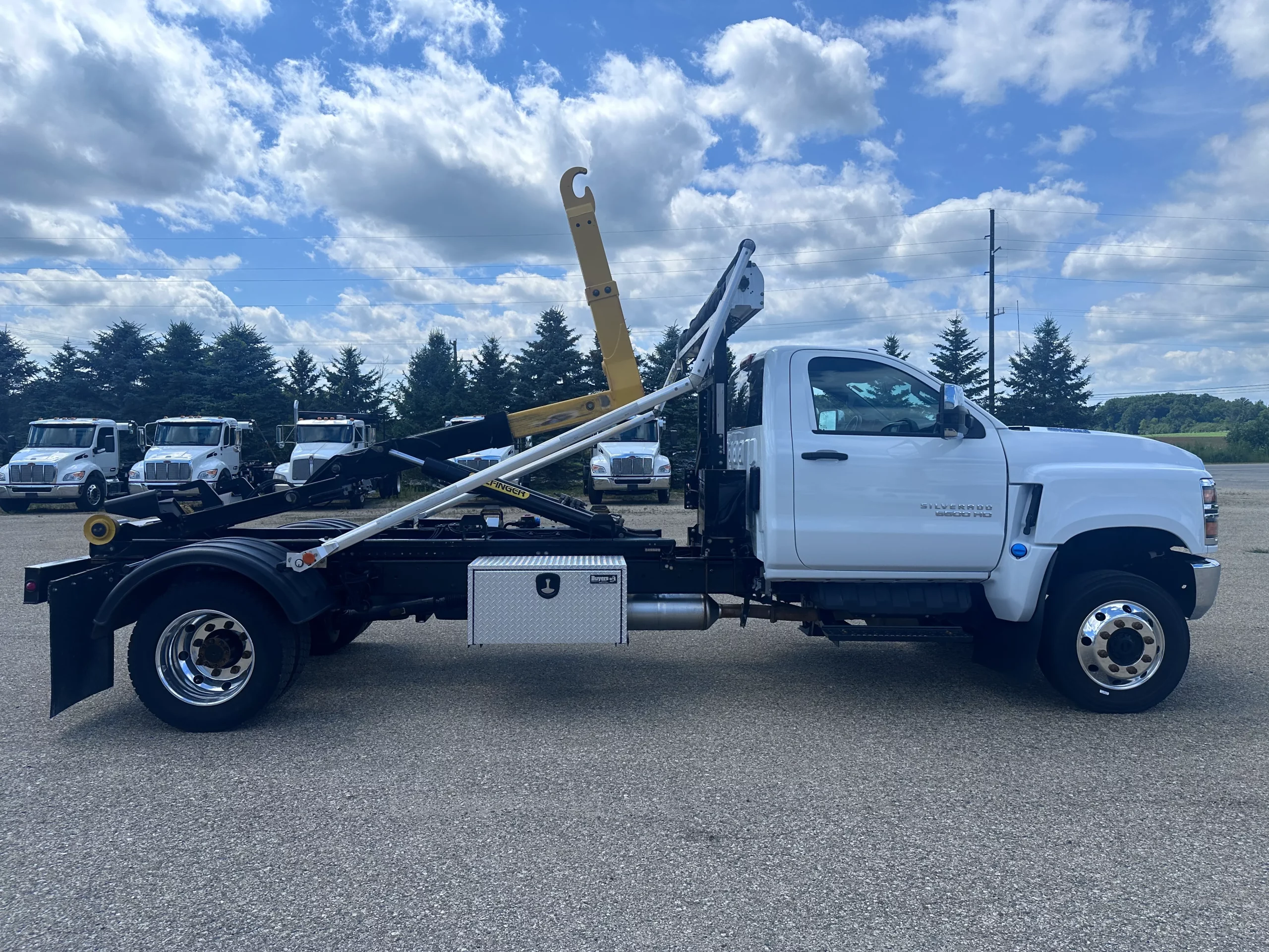 USED 2023 Chevy 6500 Hooklift Truck - image 4 of 6