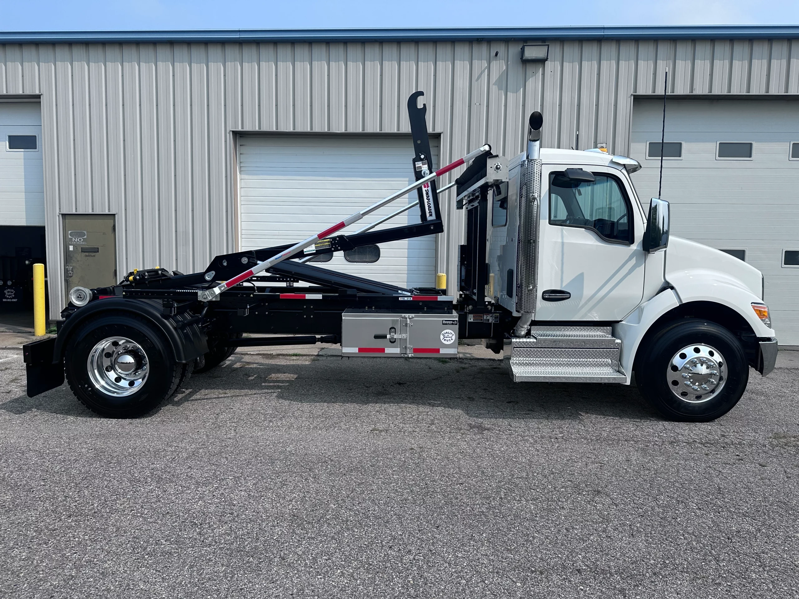NEW 2026 Kenworth T280 Hooklift Truck NEW 2026 Kenworth T280 Hooklift Truck - image 4 of 6