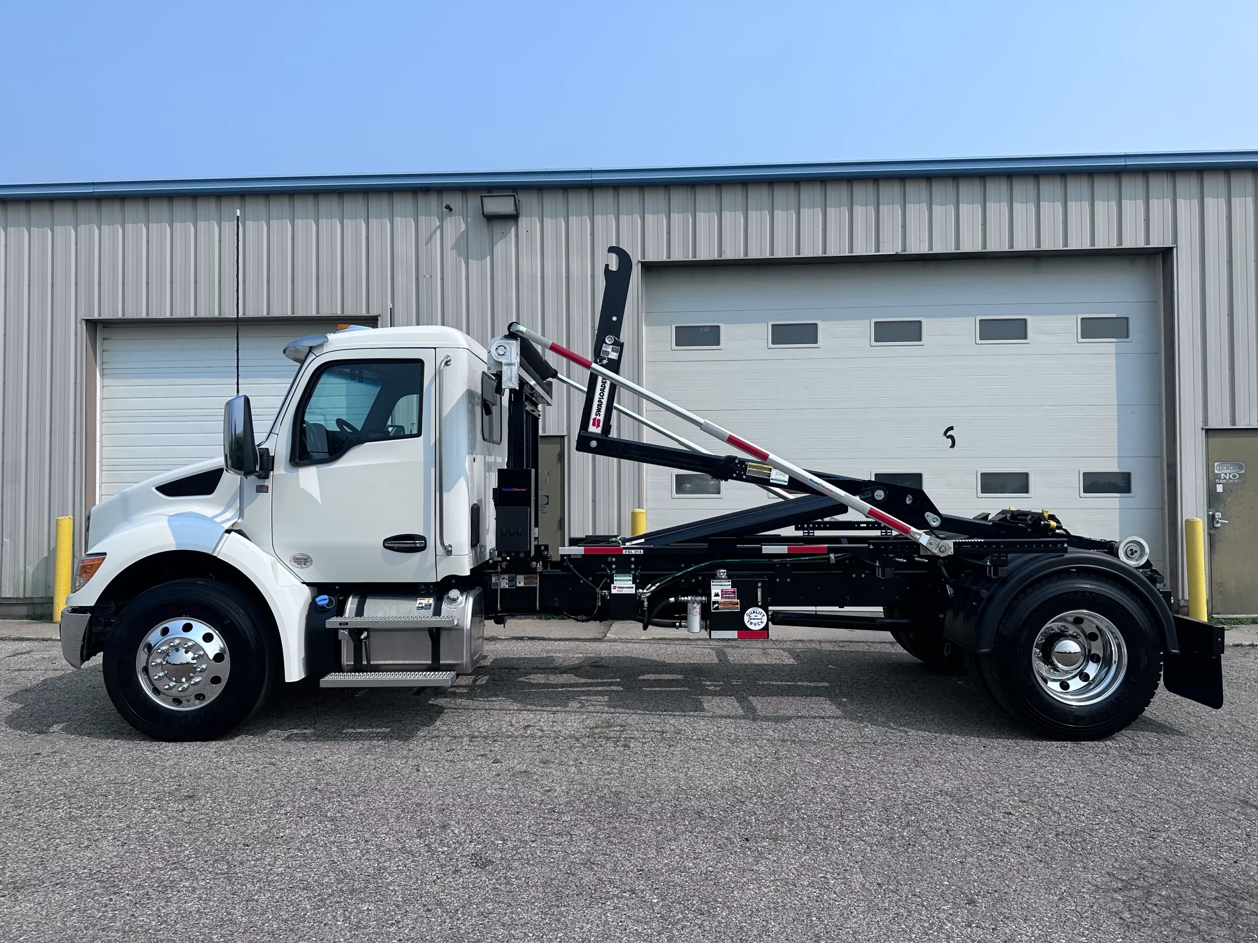 NEW 2026 Kenworth T280 Hooklift Truck NEW 2026 Kenworth T280 Hooklift Truck - image 5 of 6