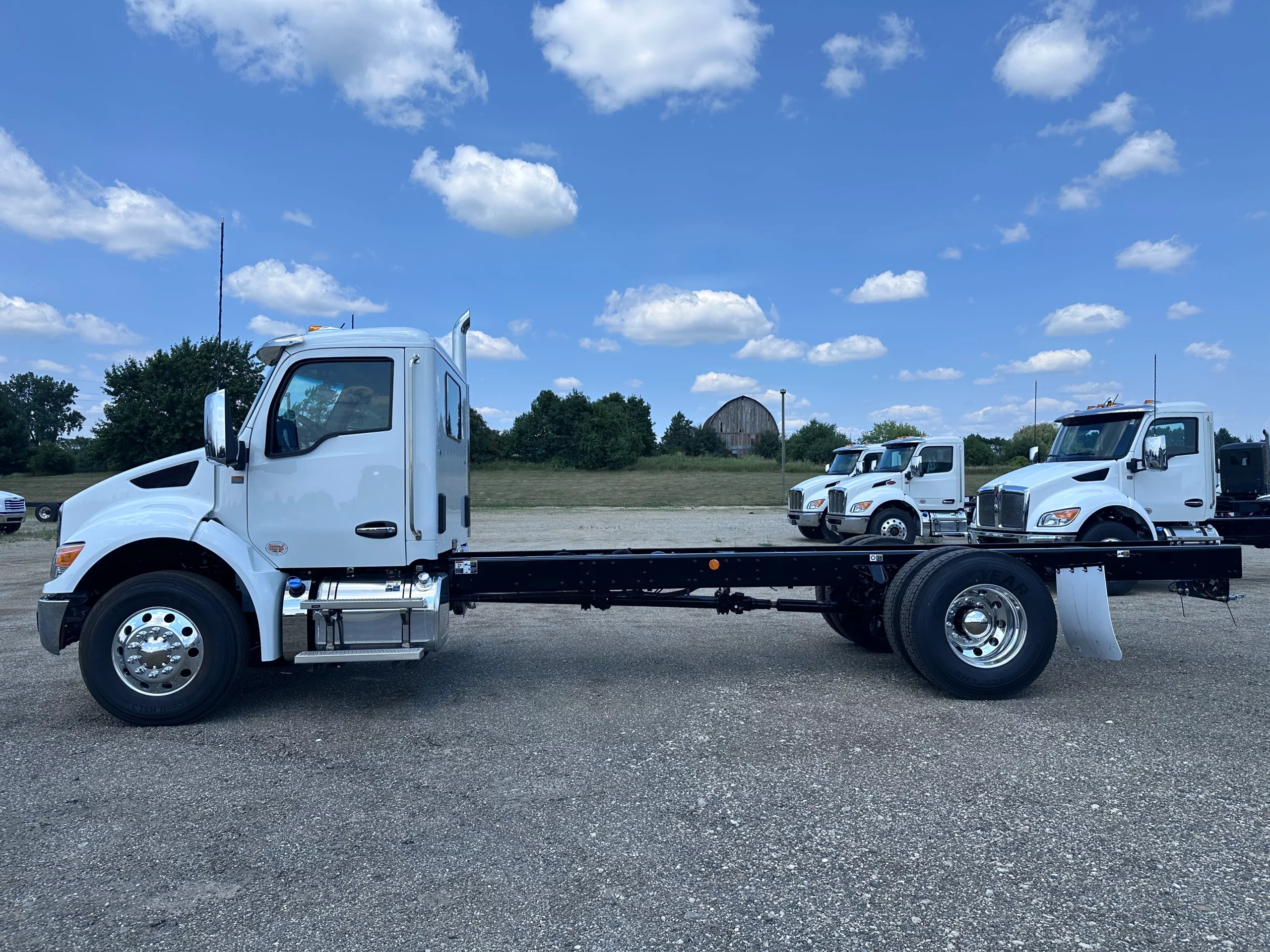 NEW 2026 Kenworth T380 Hooklift Truck - image 5 of 6