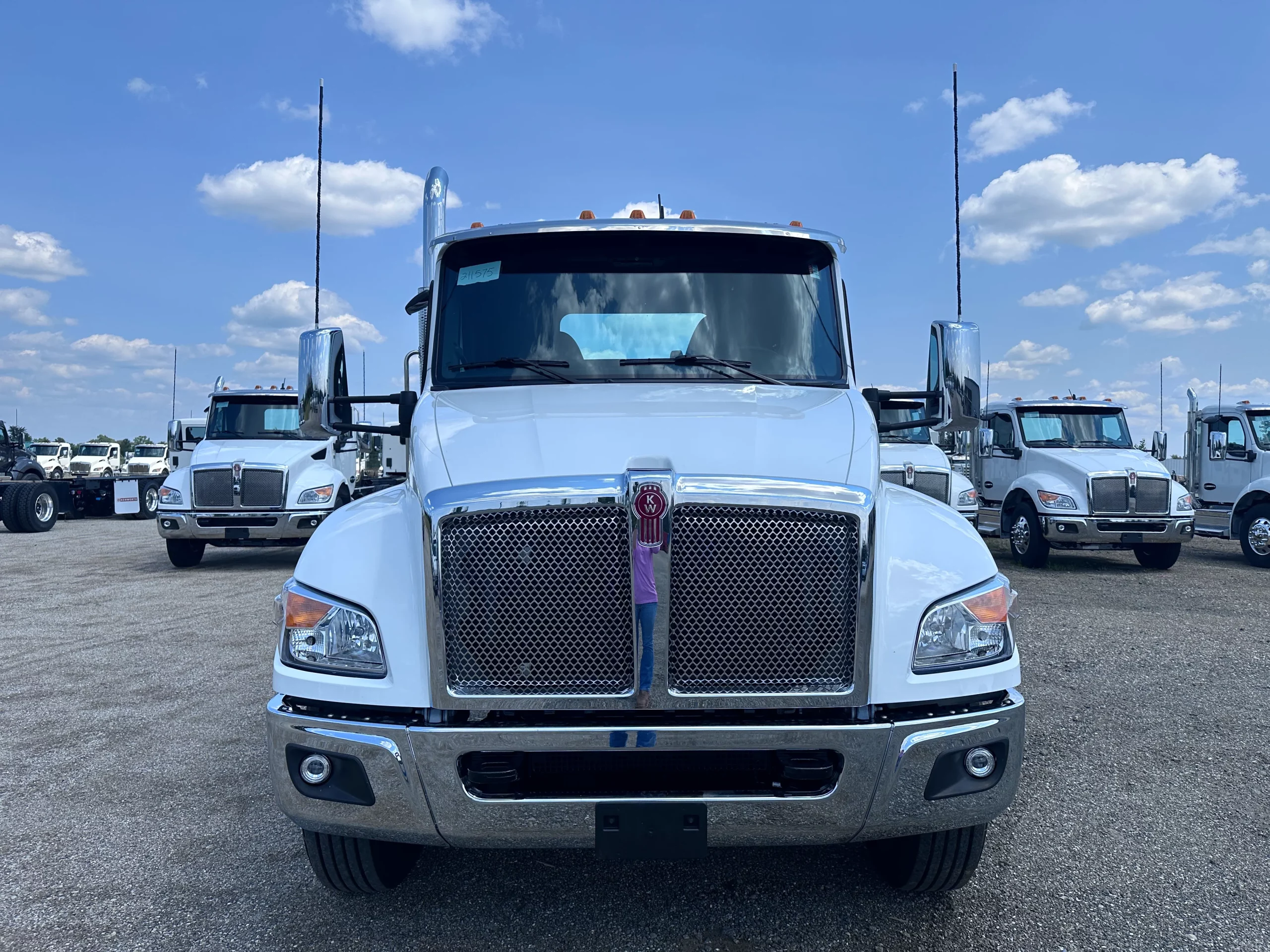 NEW 2026 Kenworth T380 Hooklift Truck - image 2 of 6