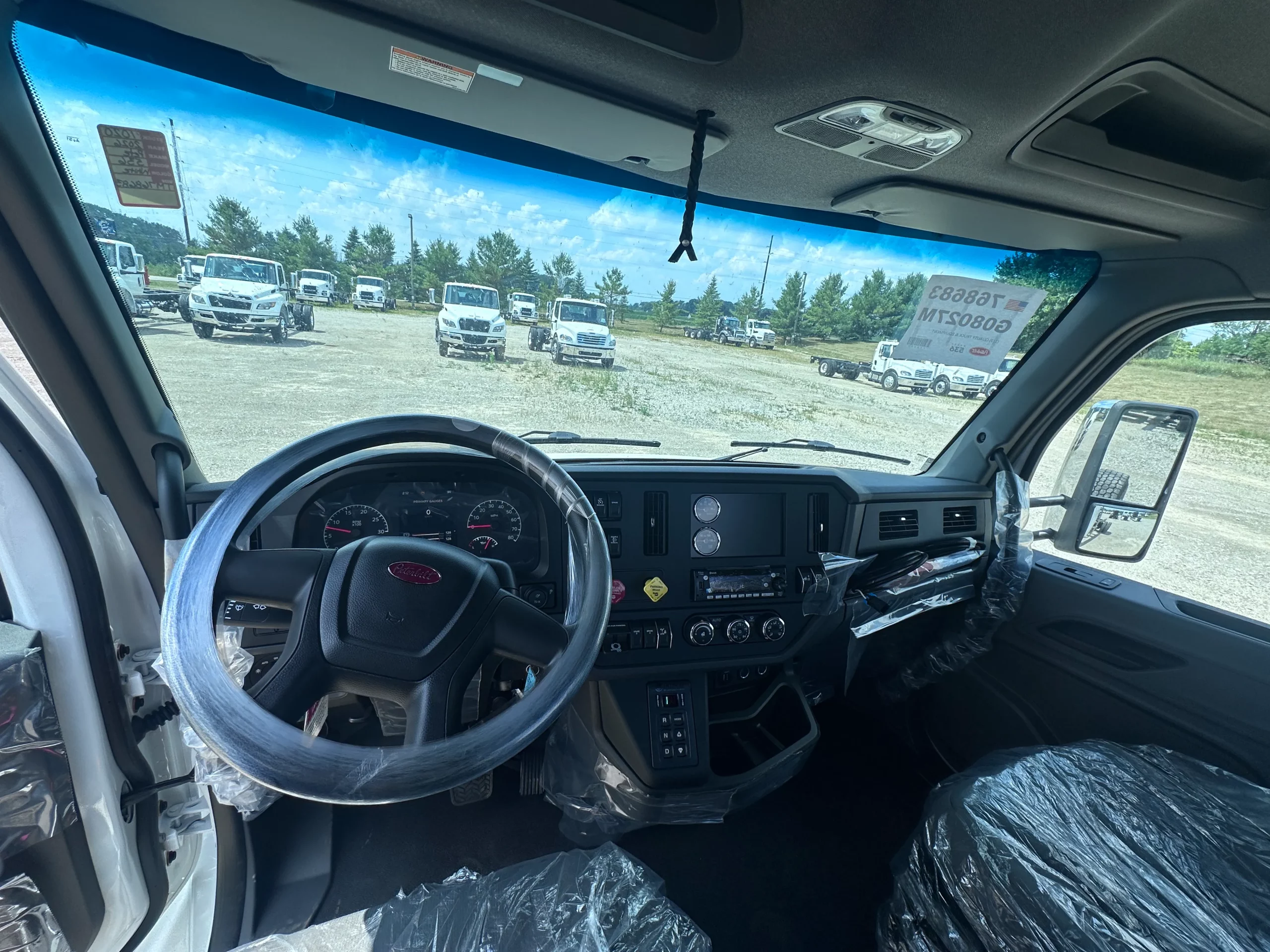 NEW 2026 Peterbilt 536 Hooklift Truck - image 6 of 6