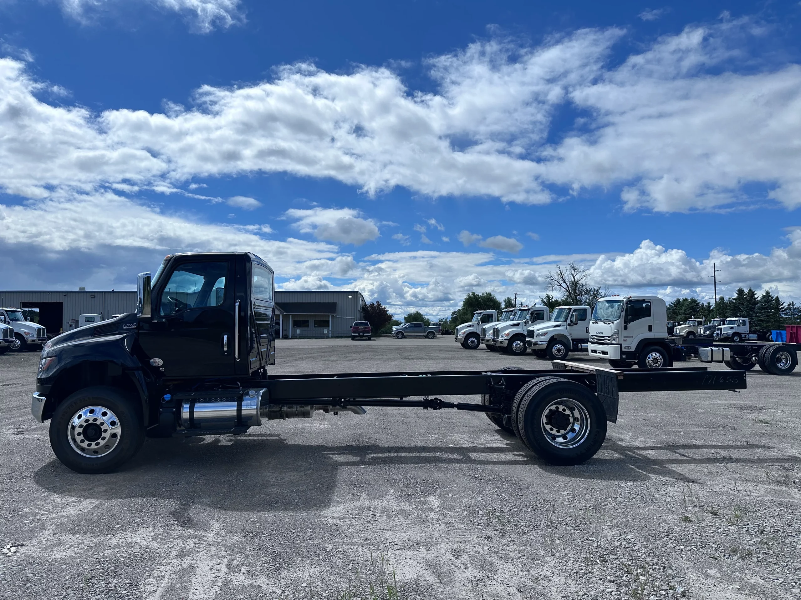 NEW 2026 International MV Hooklift Truck - image 5 of 6