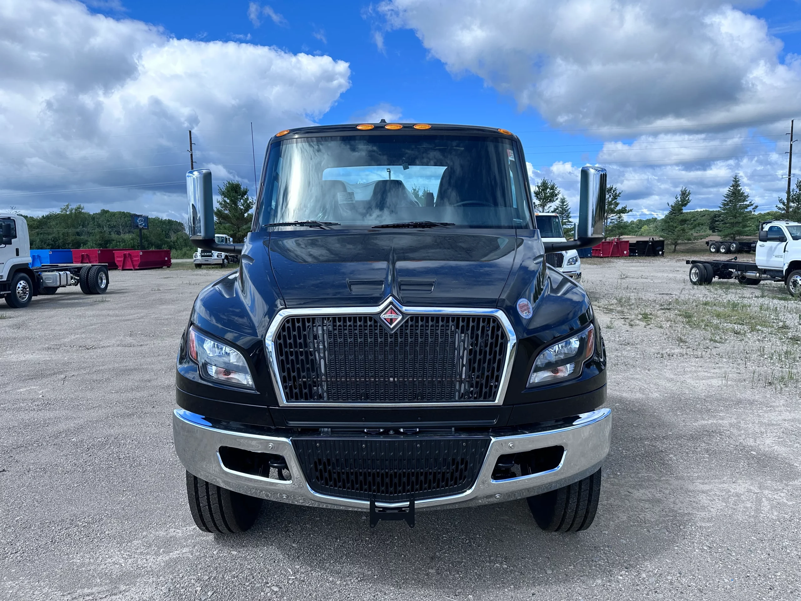 NEW 2026 International MV Hooklift Truck - image 2 of 6