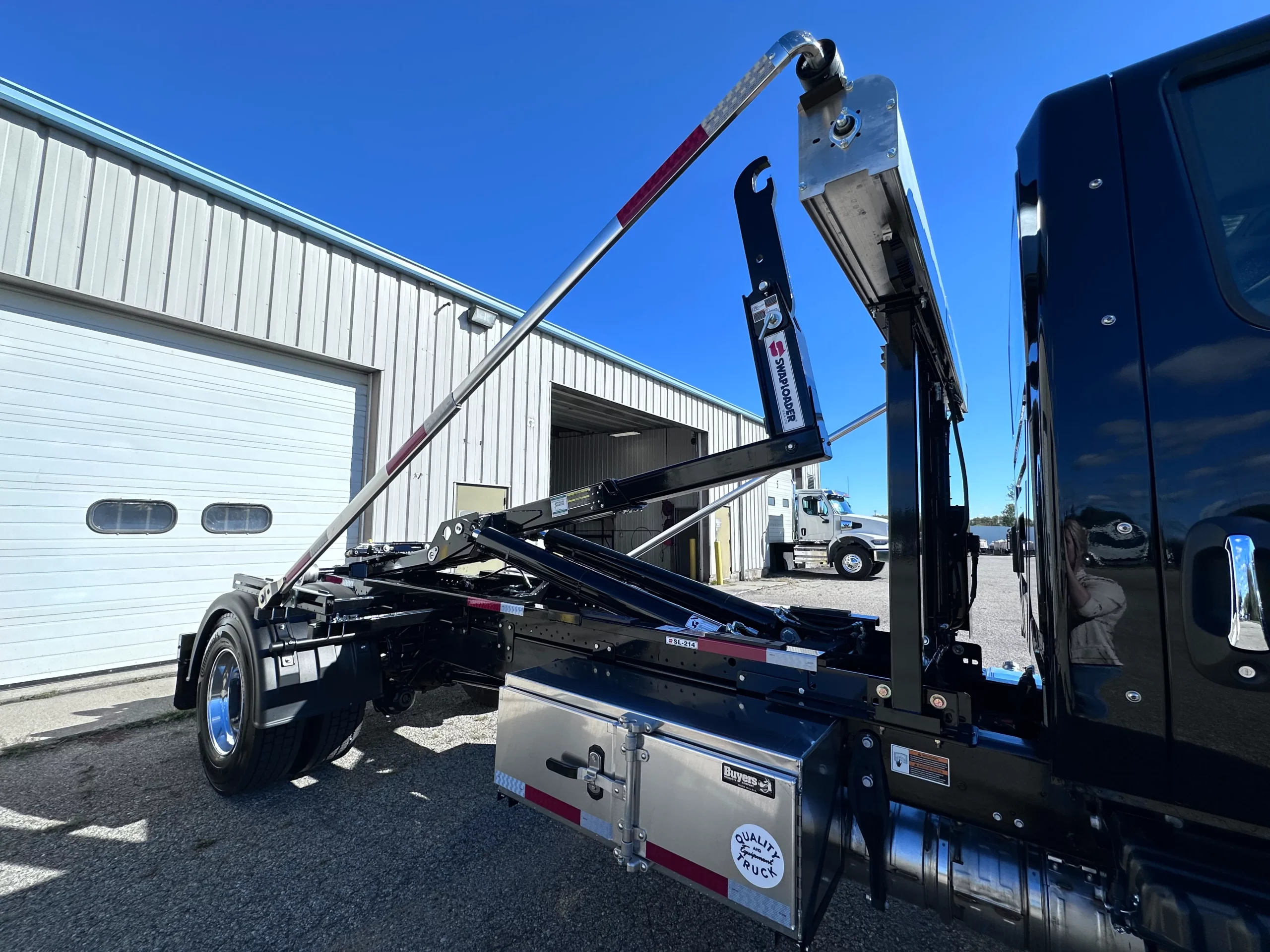 NEW 2026 International MV Hooklift Truck NEW 2026 International MV Hooklift Truck - image 6 of 6