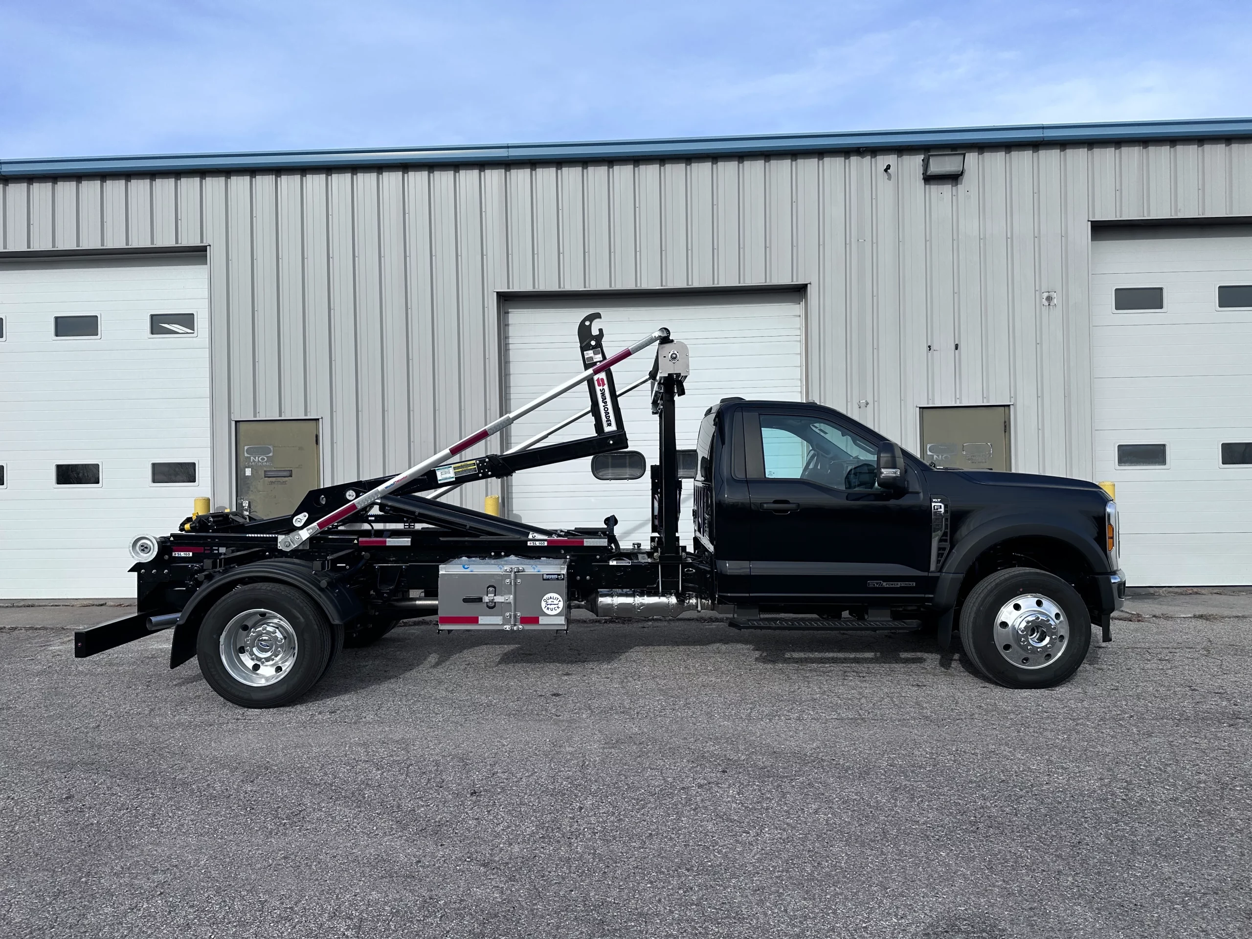 NEW 2026 Ford F600 XLT Hooklift Truck NEW 2026 Ford F600 XLT Hooklift Truck - image 4 of 6