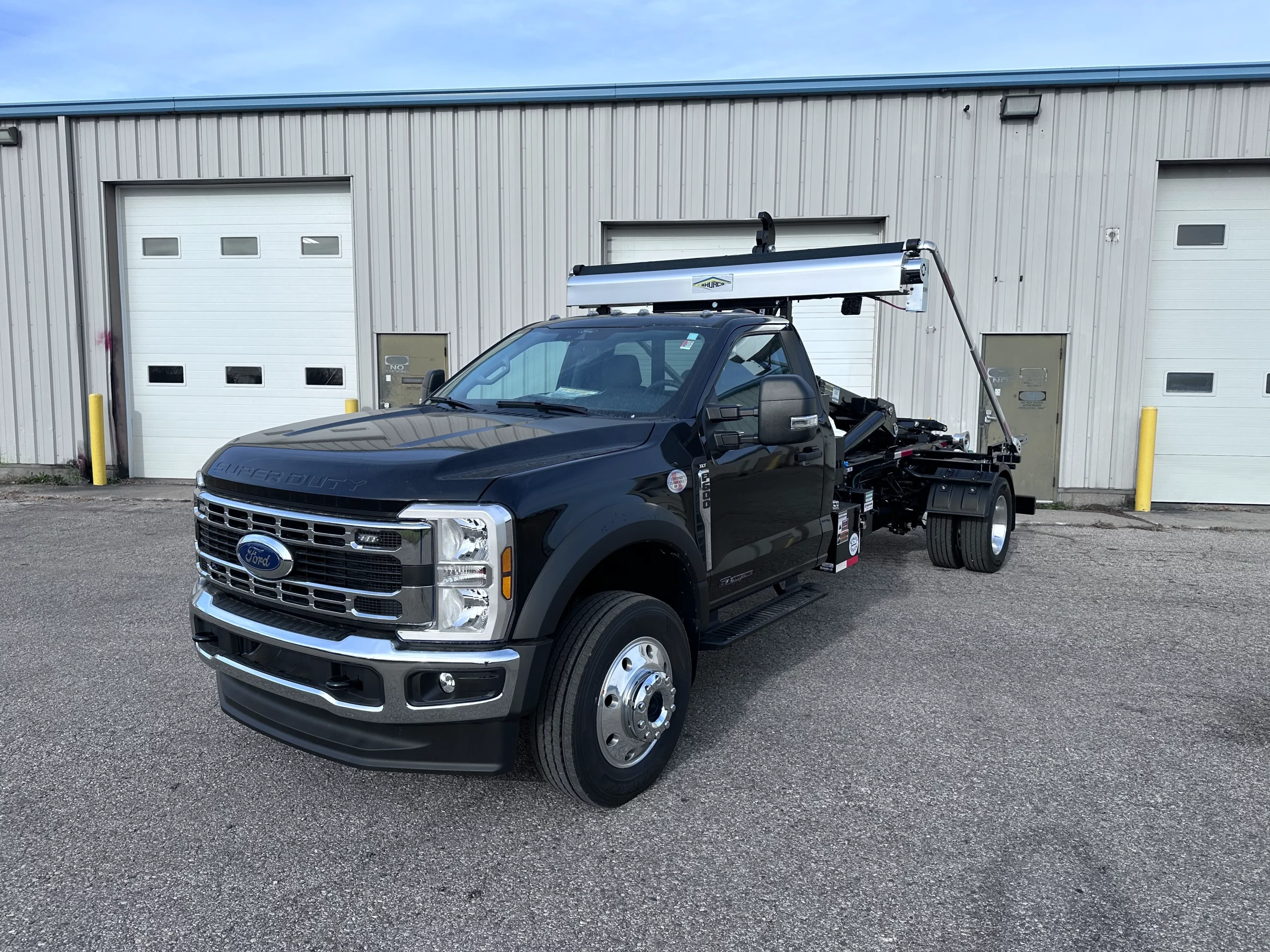 NEW 2026 Ford F600 XLT Hooklift Truck NEW 2026 Ford F600 XLT Hooklift Truck - image 3 of 6