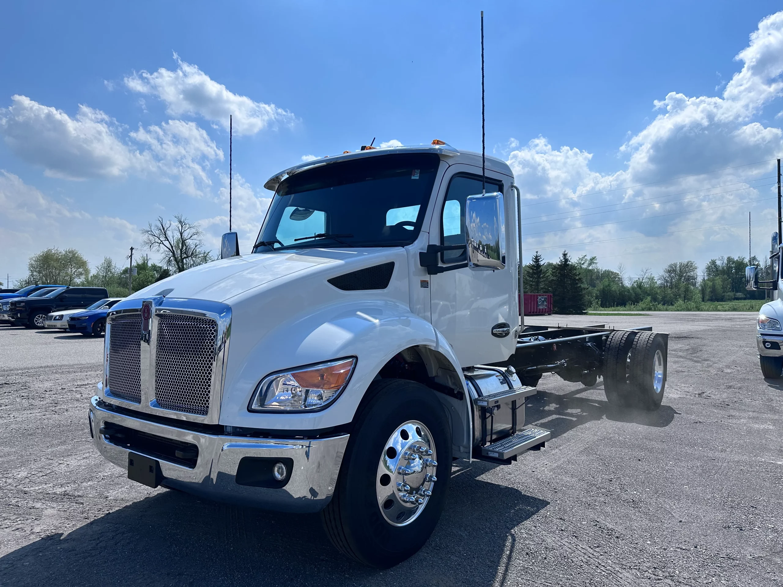 NEW 2026 Kenworth T280 Hooklift Truck NEW 2026 Kenworth T280 Hooklift Truck - image 3 of 6