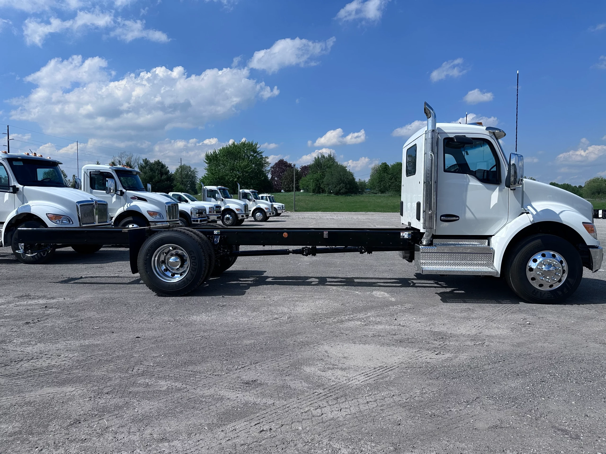 NEW 2026 Kenworth T280 Hooklift Truck NEW 2026 Kenworth T280 Hooklift Truck - image 4 of 6