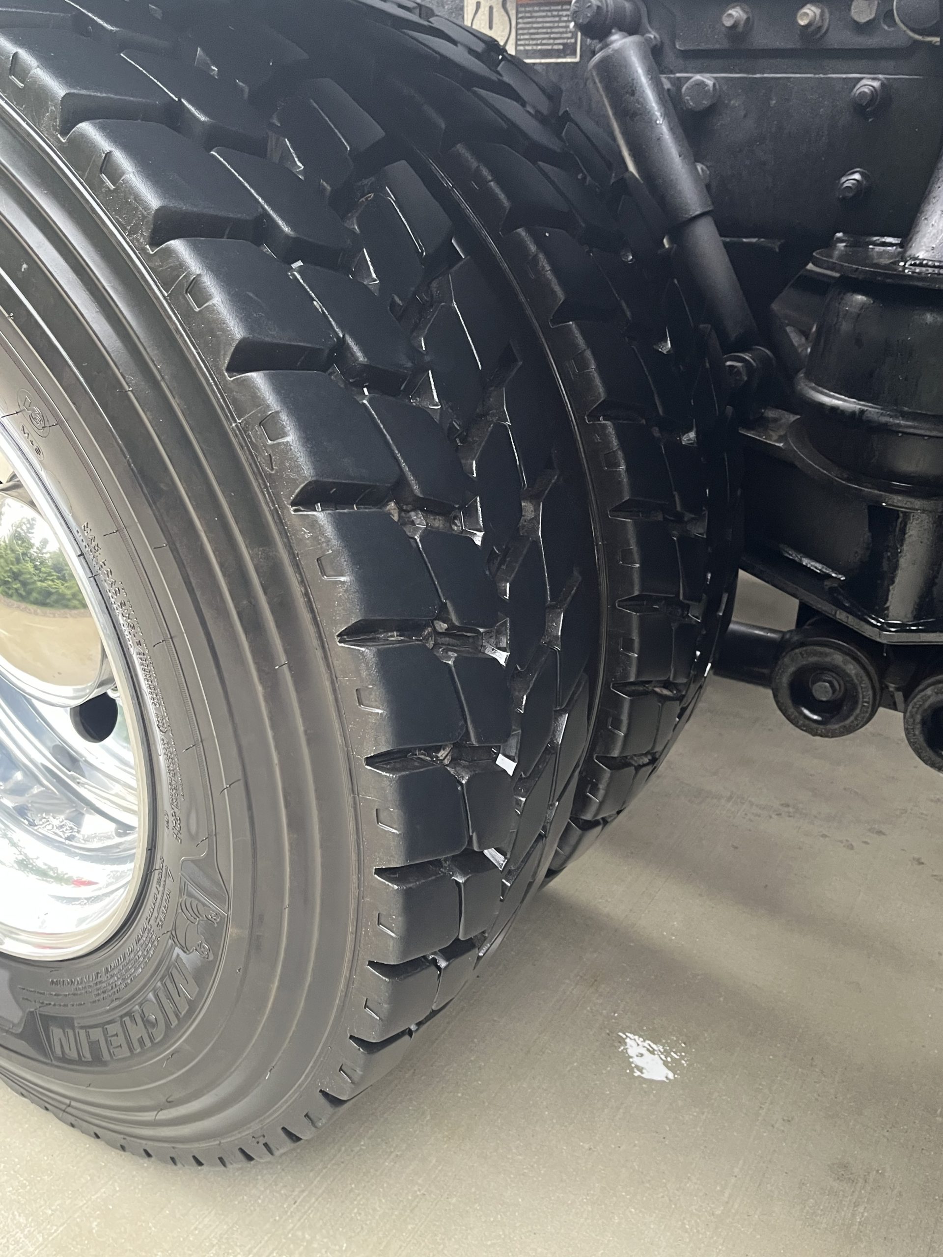 USED 2025 Kenworth T880 Hooklift Truck USED 2025 Kenworth T880 Hooklift Truck - image 5 of 6