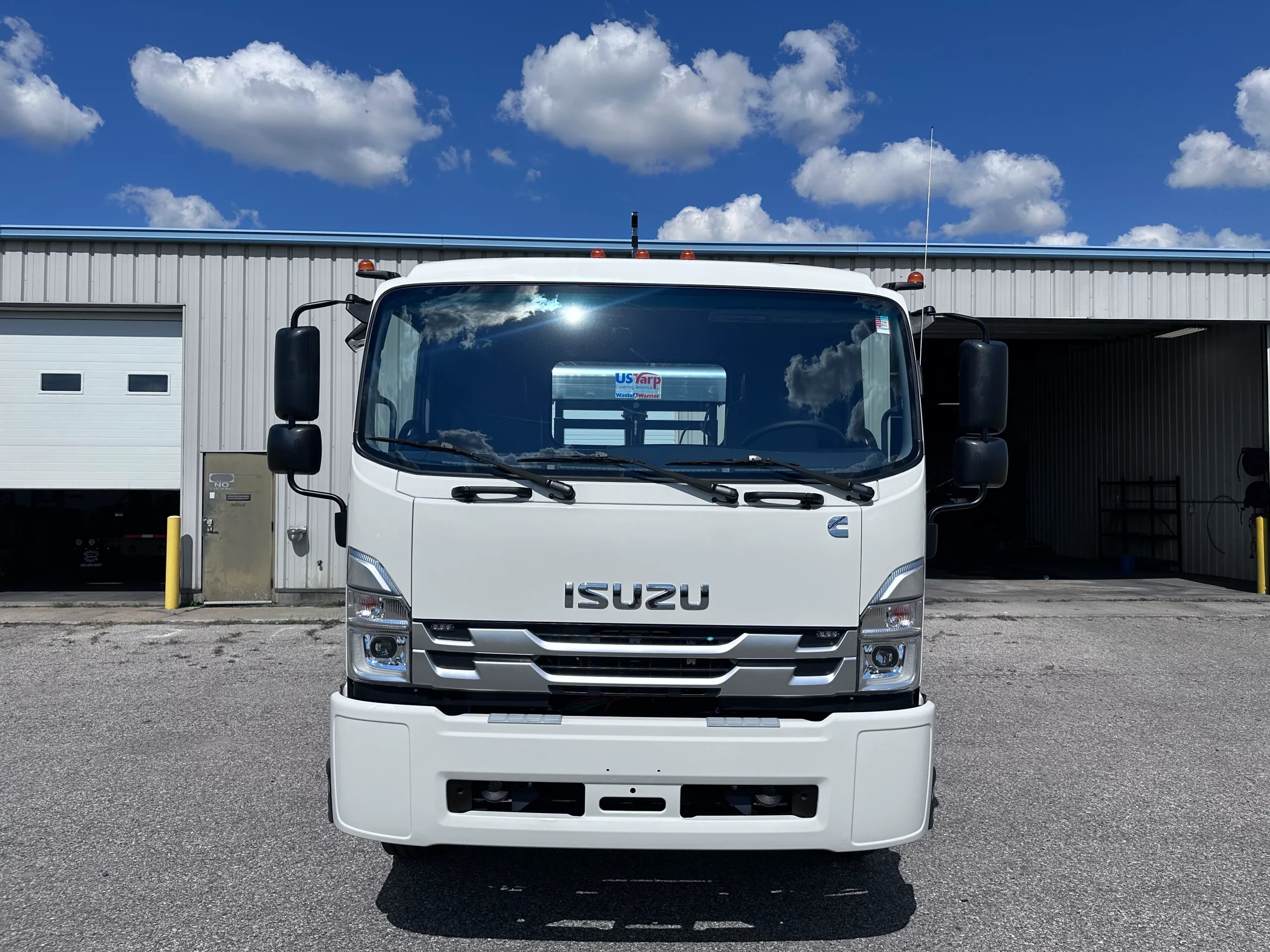 New 2025 Isuzu Ftr Hooklift Truck NEW 2025 Isuzu FTR Hooklift Truck - image 2 of 6