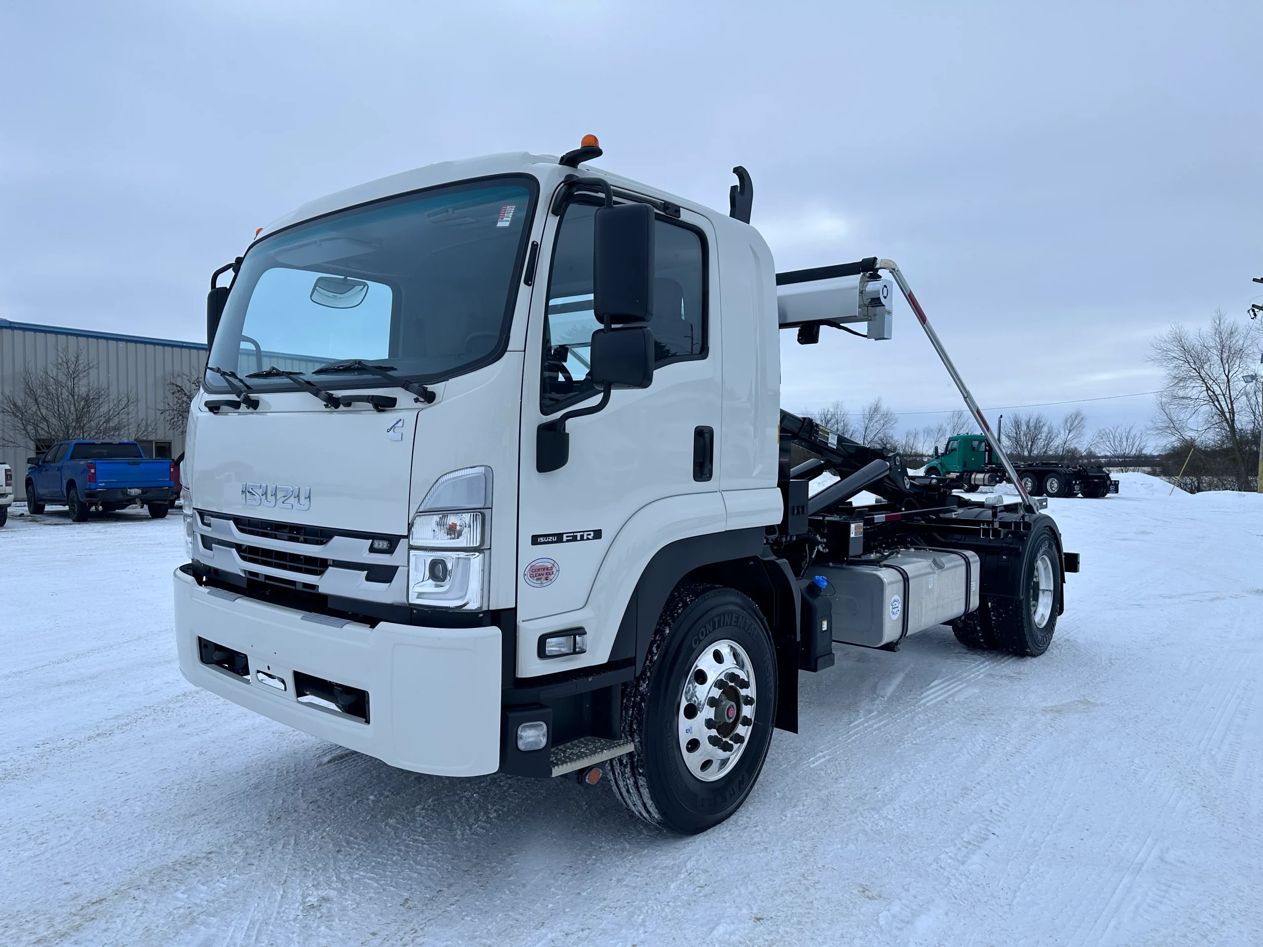 New 2025 Isuzu Ftr Hooklift Truck NEW 2025 Isuzu FTR Hooklift Truck - image 3 of 6