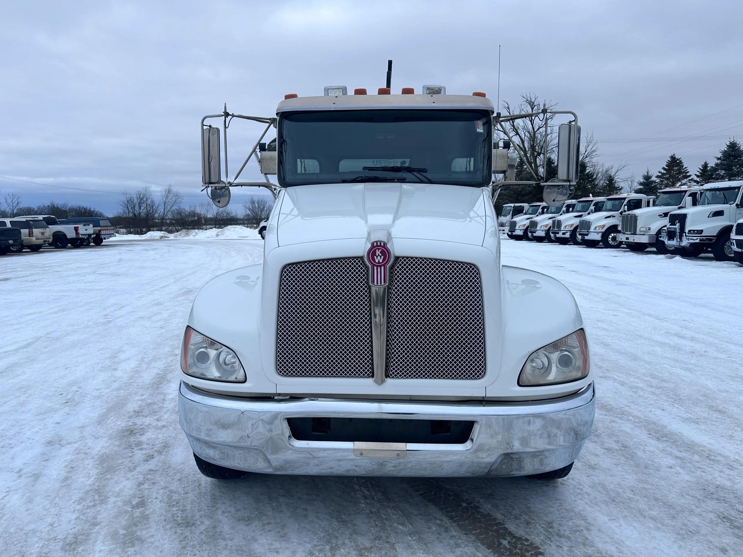 Used 2020 Kenworth T270 Hooklift Truck USED 2020 Kenworth T270 Hooklift Truck - image 2 of 6