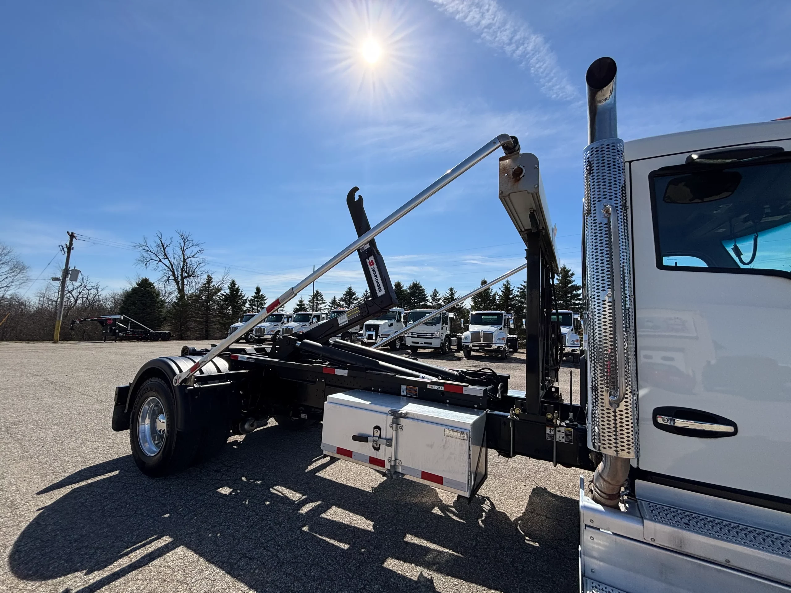 USED 2025 Kenworth T280 Hooklift Truck USED 2025 Kenworth T280 Hooklift Truck - image 6 of 6