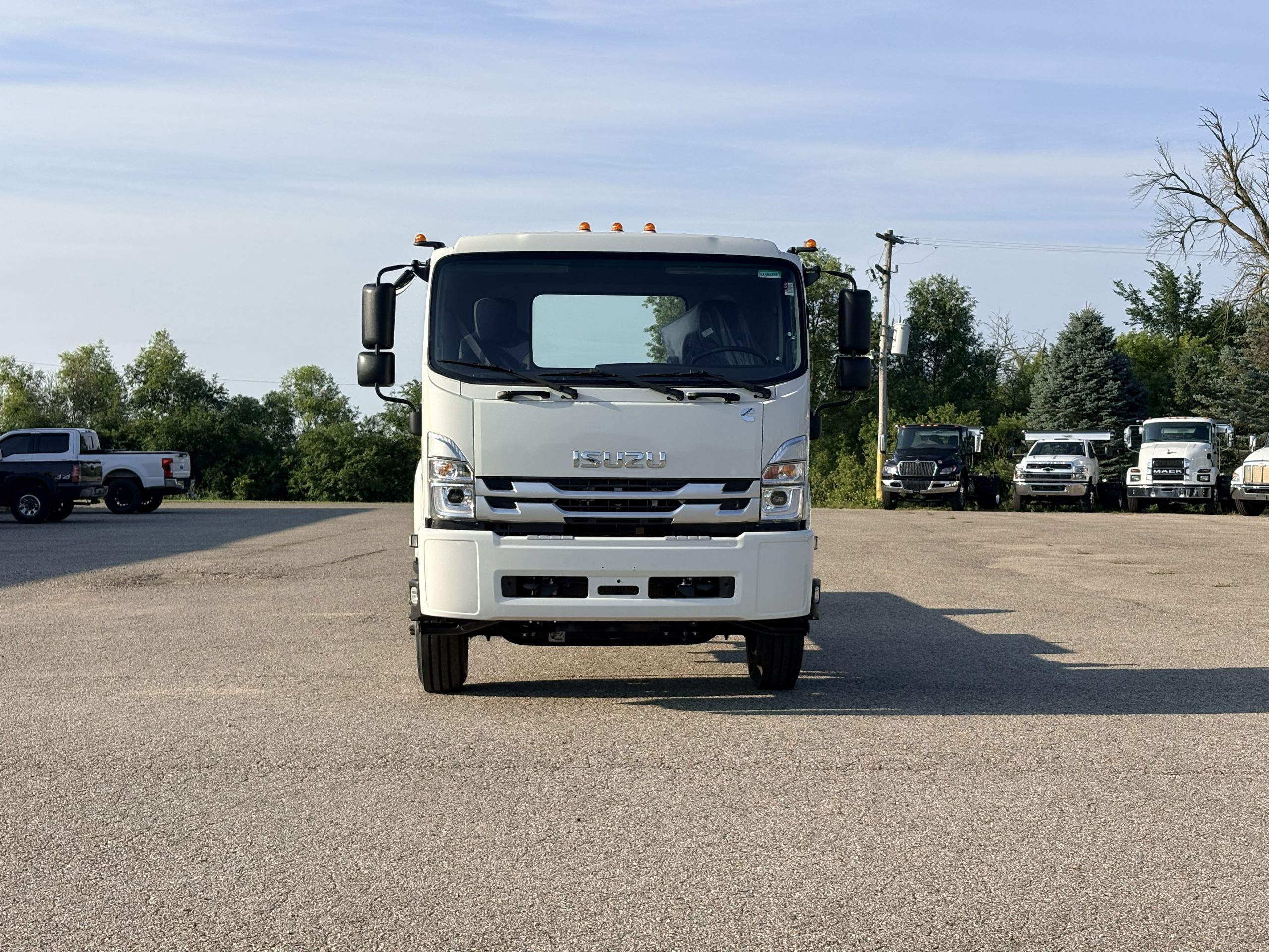 NEW 2025 Isuzu FTR Hooklift Truck NEW 2025 Isuzu FTR Hooklift Truck - image 2 of 6