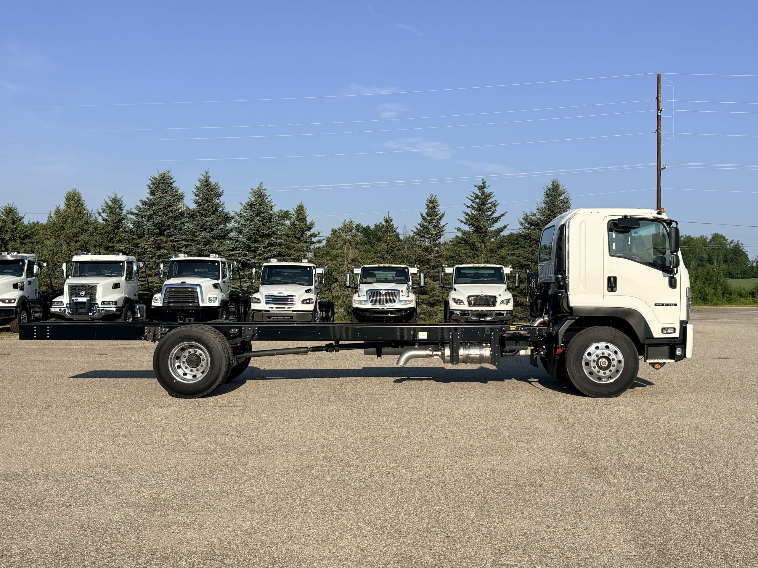 NEW 2025 Isuzu FTR Hooklift Truck NEW 2025 Isuzu FTR Hooklift Truck - image 5 of 6