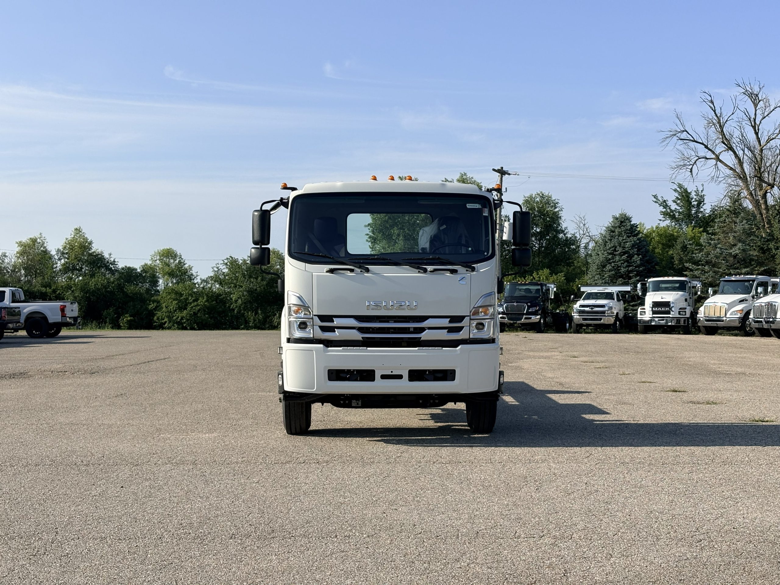 NEW 2025 Isuzu FTR Hooklift Truck NEW 2025 Isuzu FTR Hooklift Truck - image 2 of 6