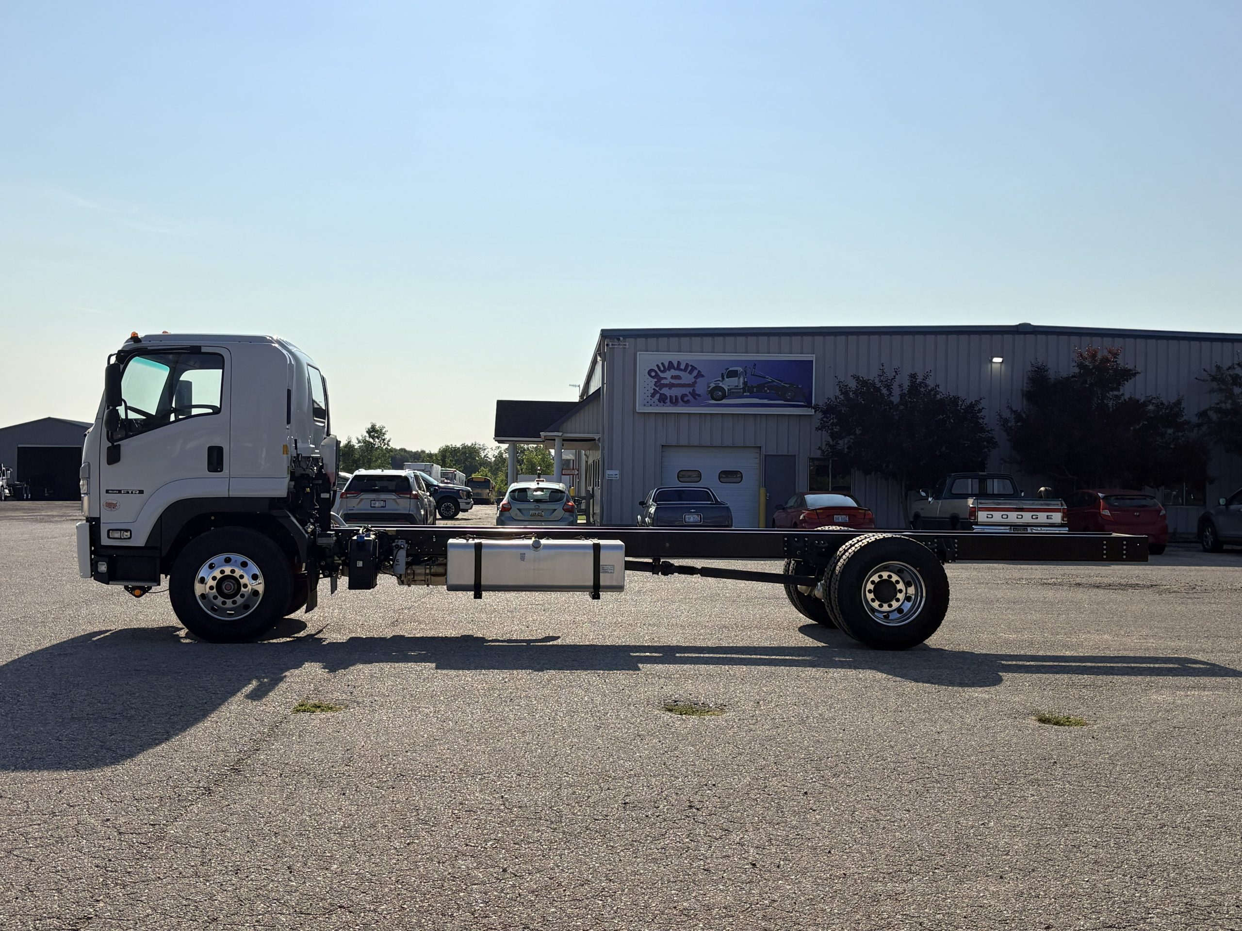 NEW 2025 Isuzu FTR Hooklift Truck NEW 2025 Isuzu FTR Hooklift Truck - image 5 of 6