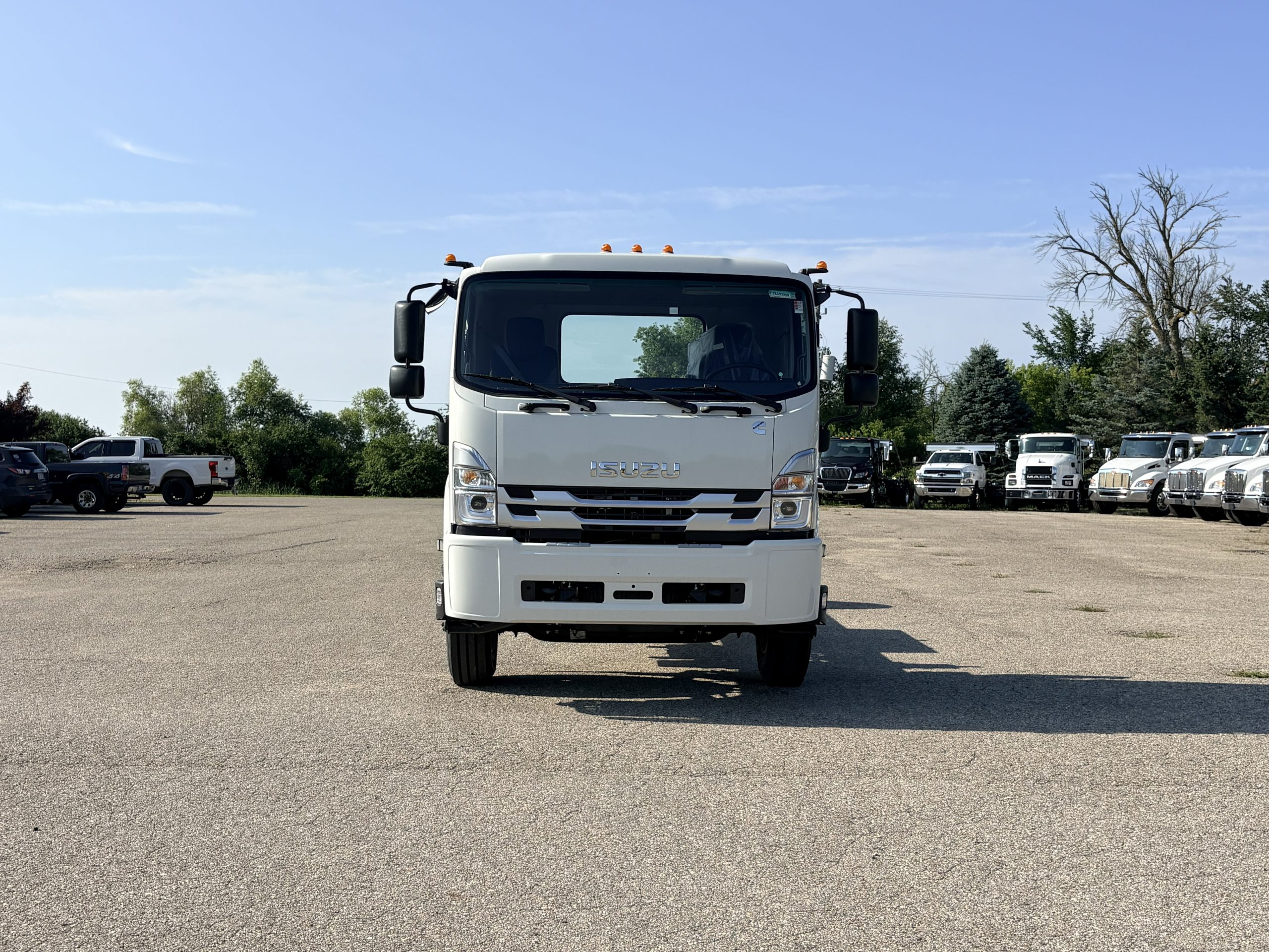 NEW 2025 Isuzu FTR Hooklift Truck NEW 2025 Isuzu FTR Hooklift Truck - image 1 of 6