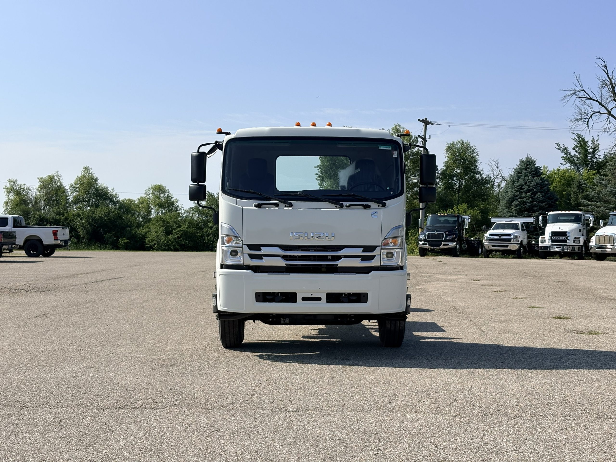 NEW 2025 Isuzu FTR Hooklift Truck NEW 2025 Isuzu FTR Hooklift Truck - image 1 of 6